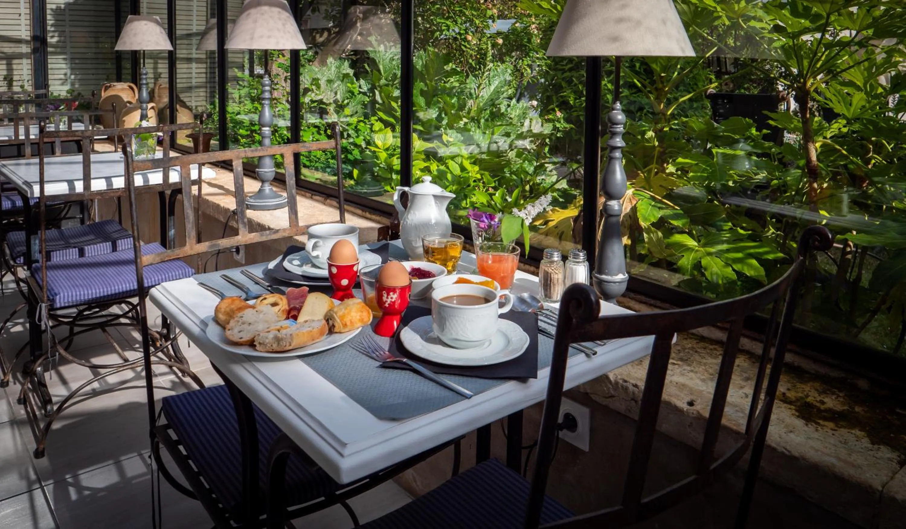 Breakfast in La Maison Douce