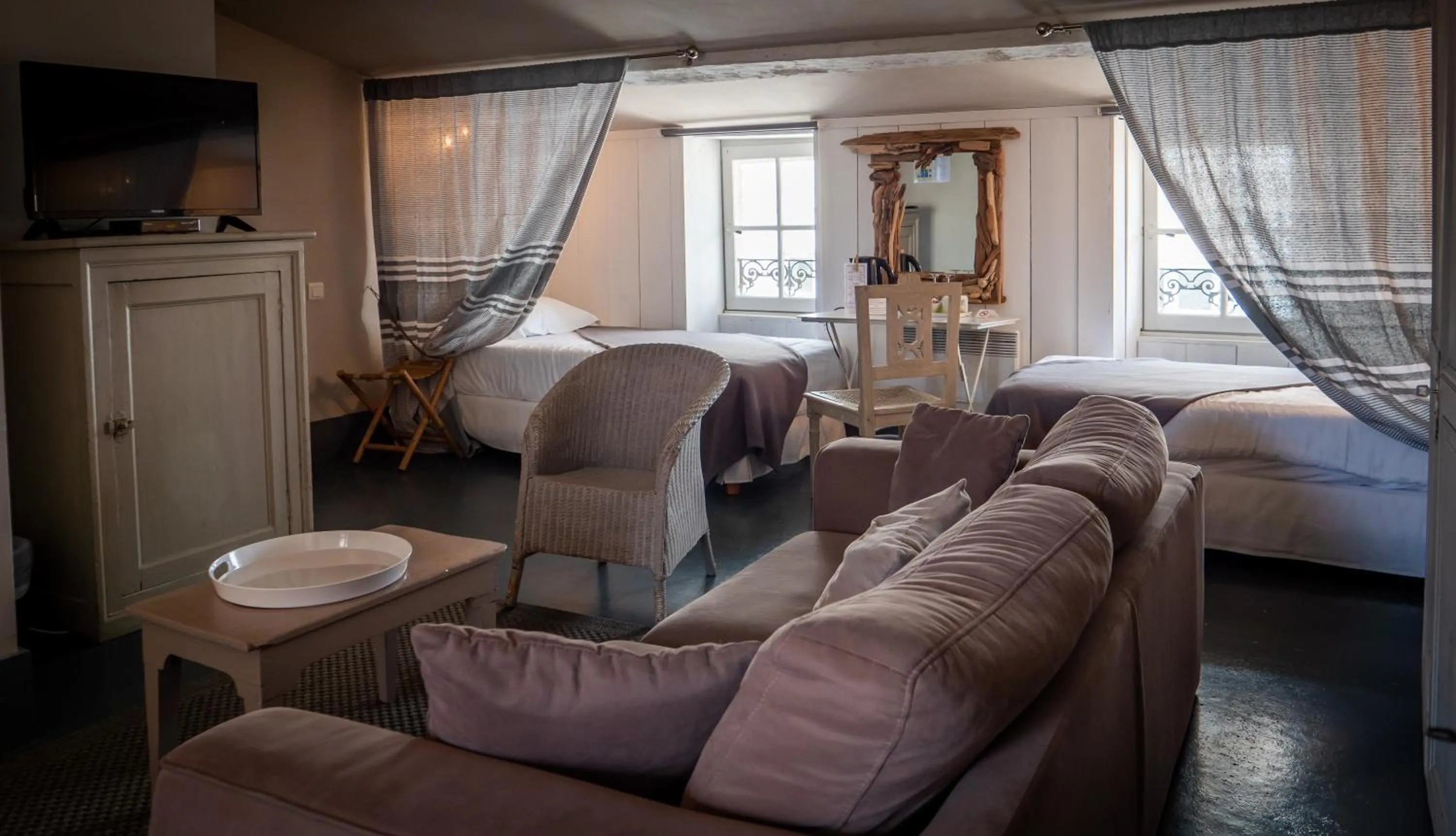 Photo of the whole room in La Maison Douce