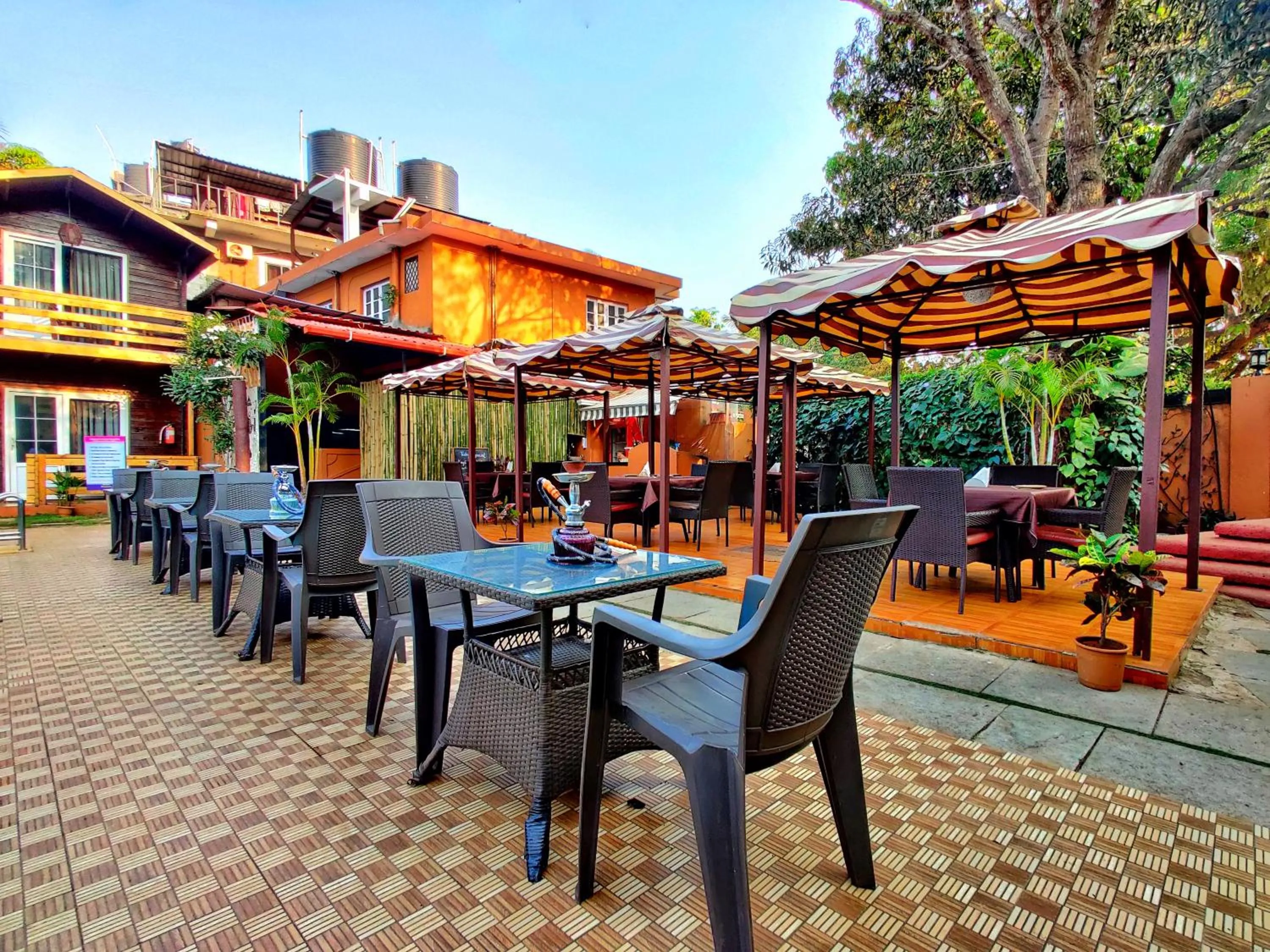 Restaurant/places to eat in La Vie Woods- couples/families only