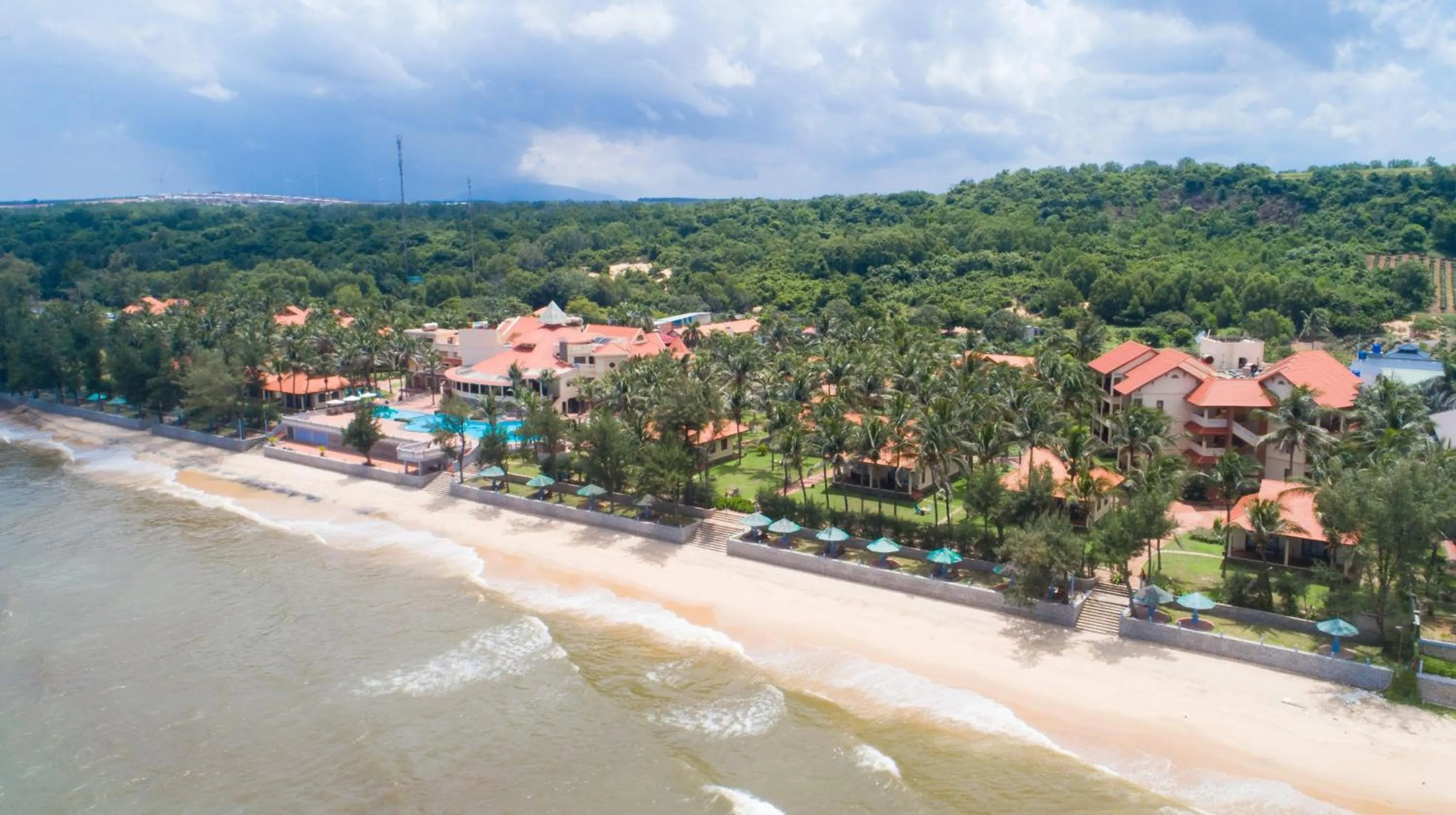 Beach in Golden Coast Resort & Spa