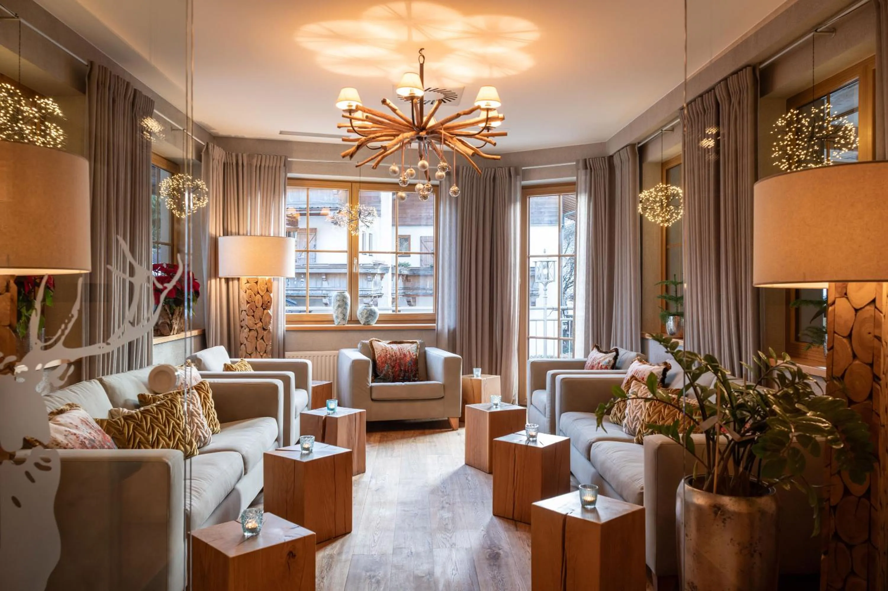 Lounge or bar in Alpen Glück Hotel Kirchberger Hof