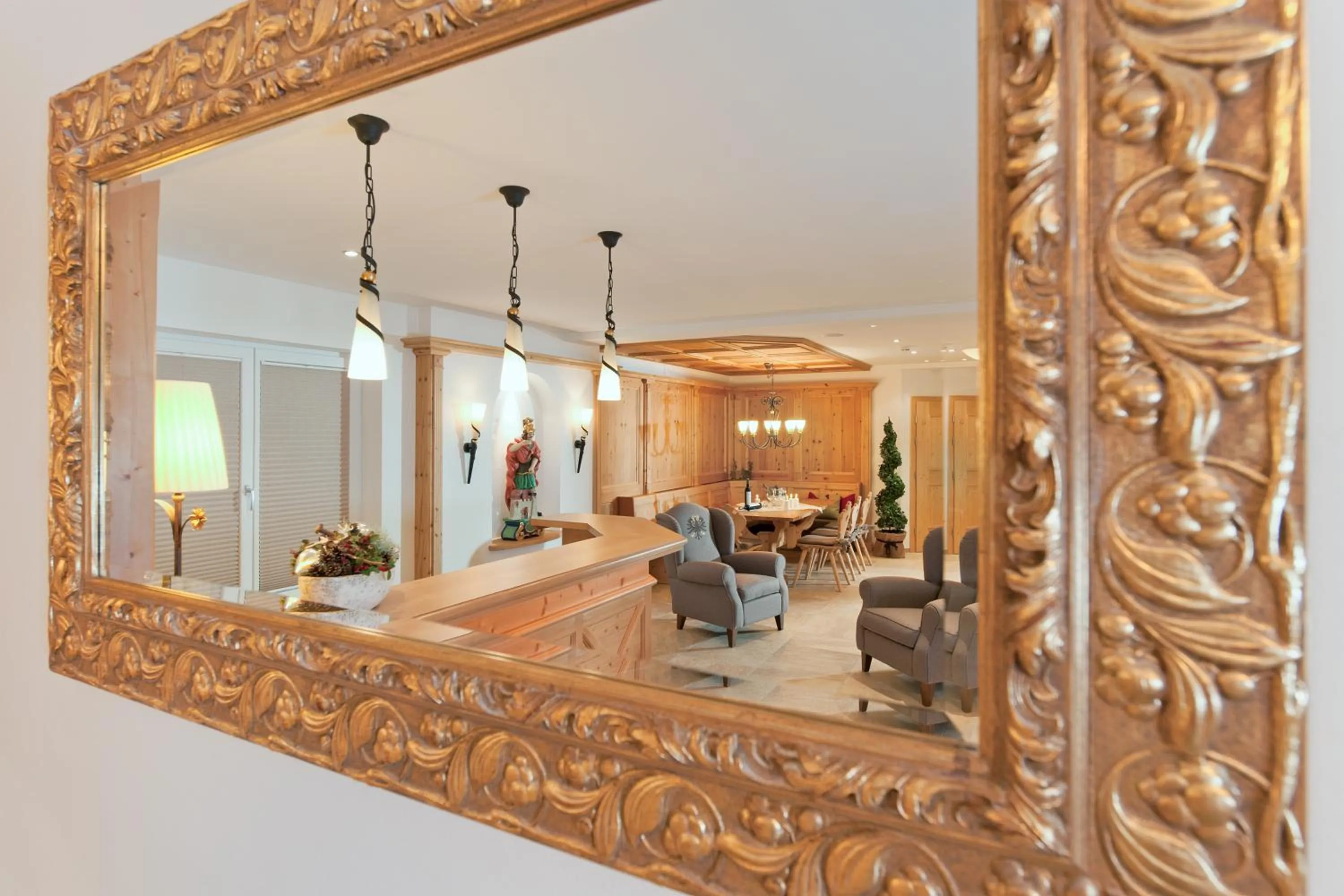 Lobby or reception in Alpen Glück Hotel Kirchberger Hof