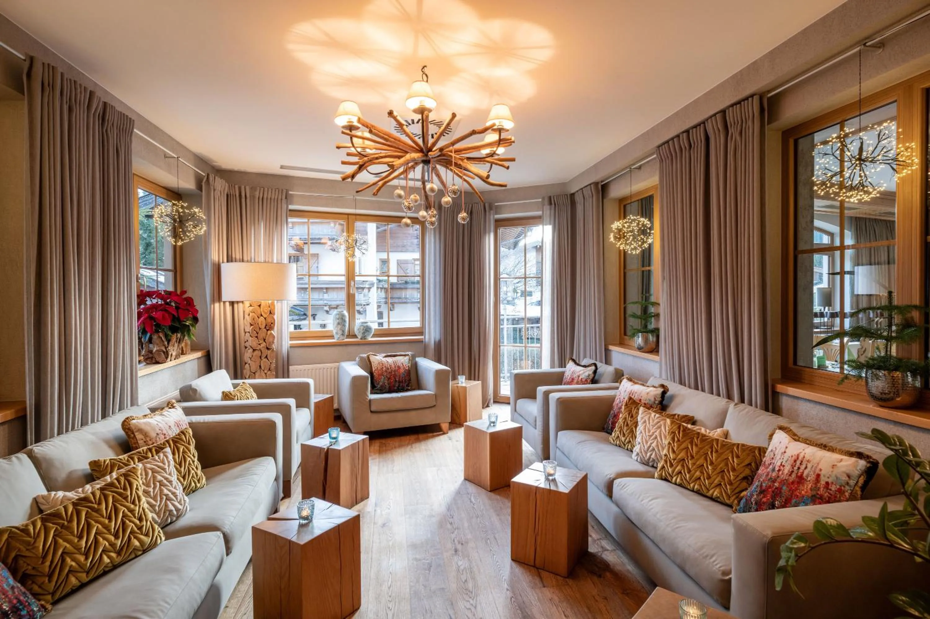 Lounge or bar in Alpen Glück Hotel Kirchberger Hof