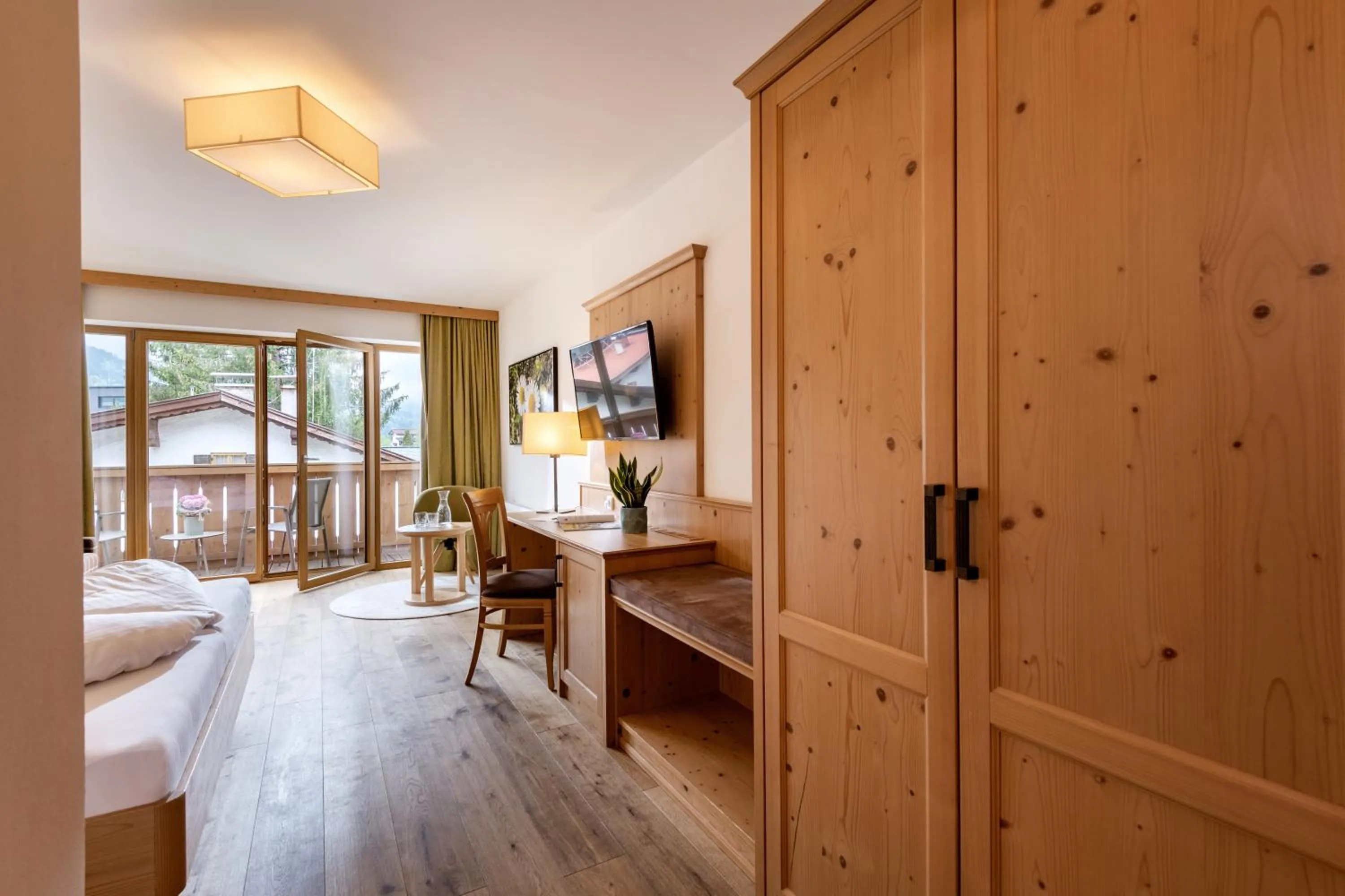 Photo of the whole room, Bed in Alpen Glück Hotel Kirchberger Hof