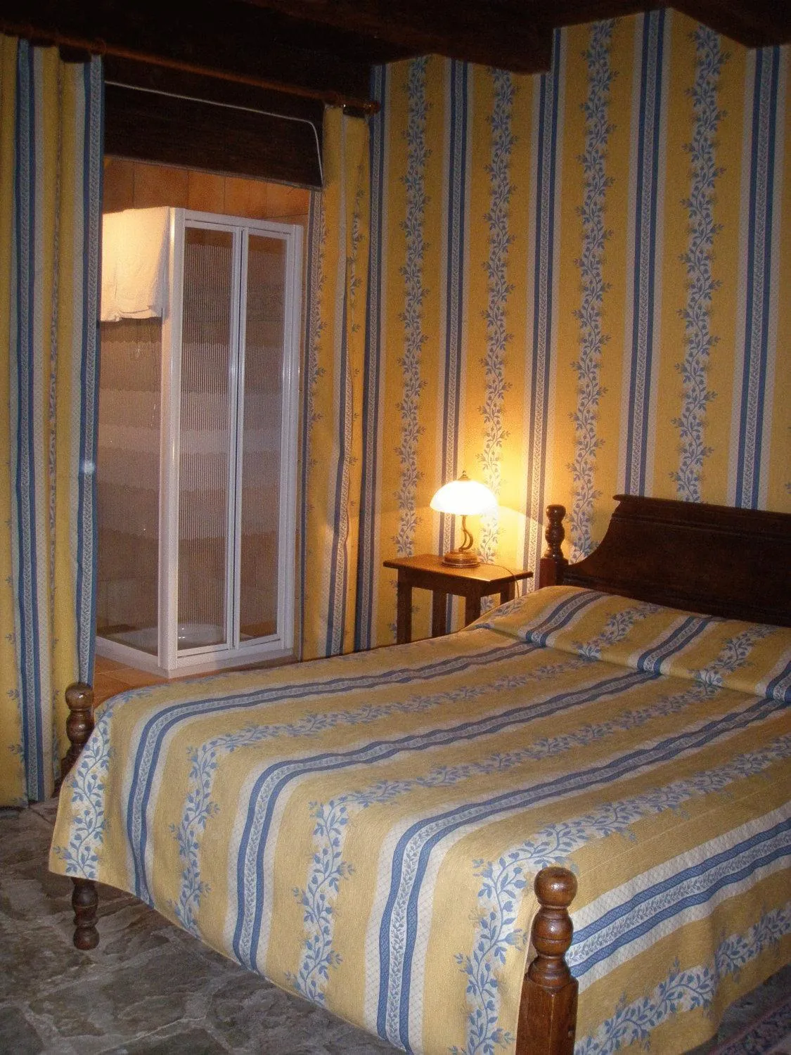 Photo of the whole room in Auberge de l'Abbatiale