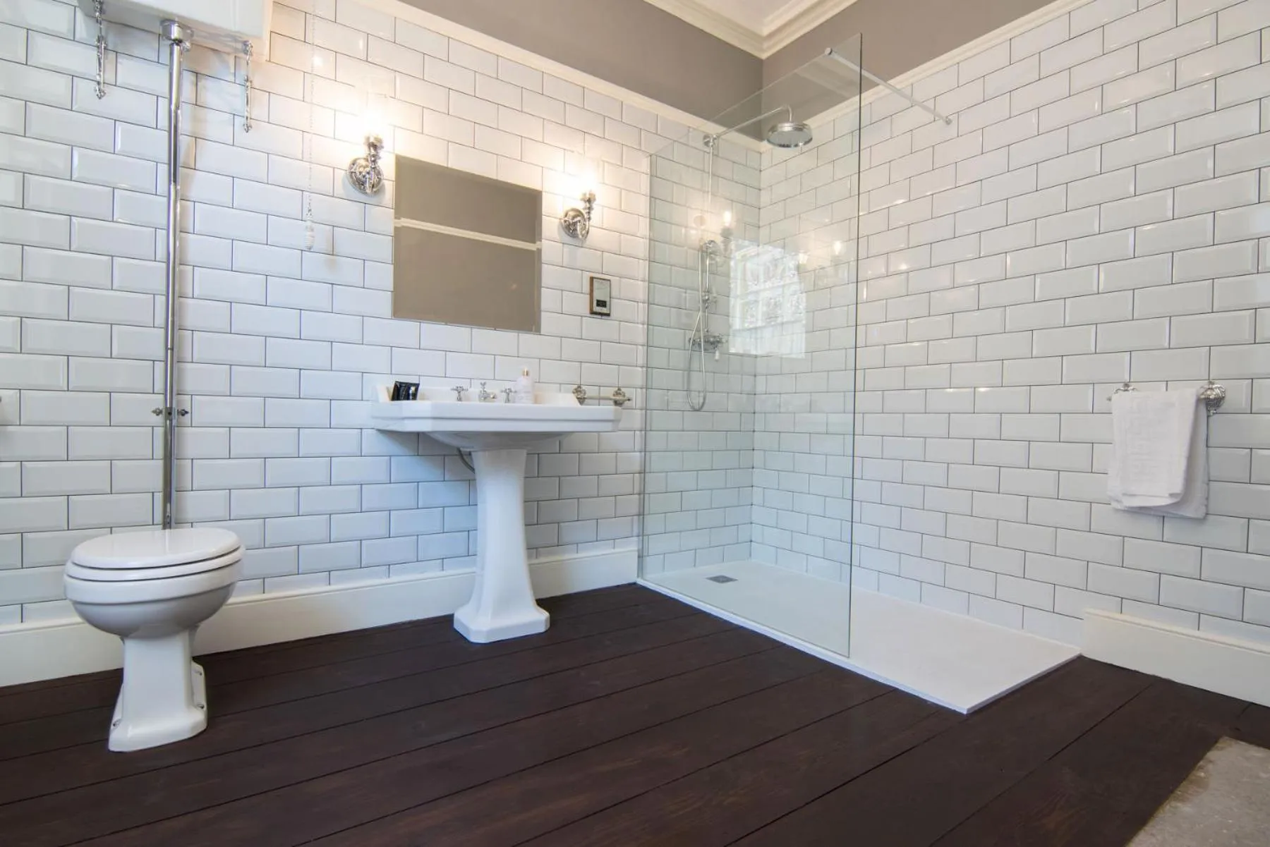 Shower in Oakhill Hotel