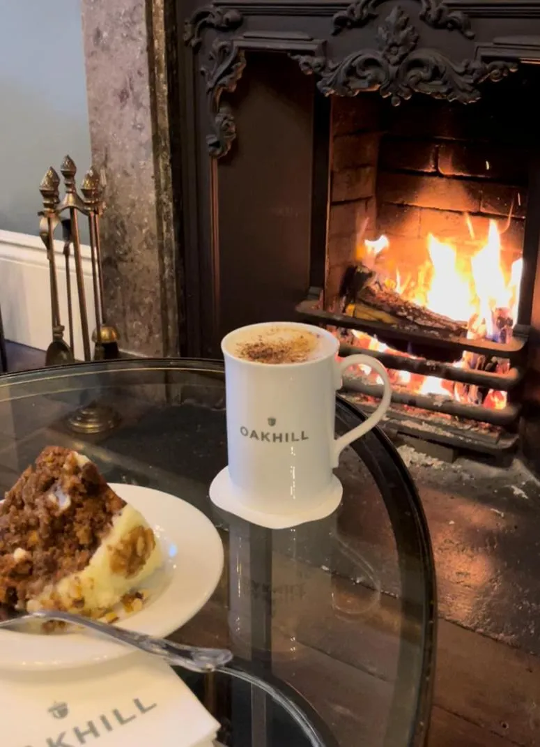 Lounge or bar in Oakhill Hotel