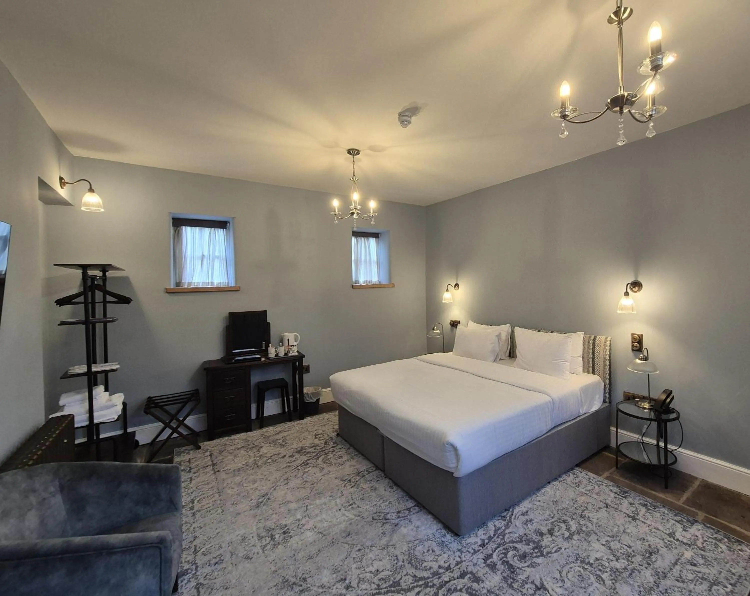 Bedroom, Bed in Oakhill Hotel