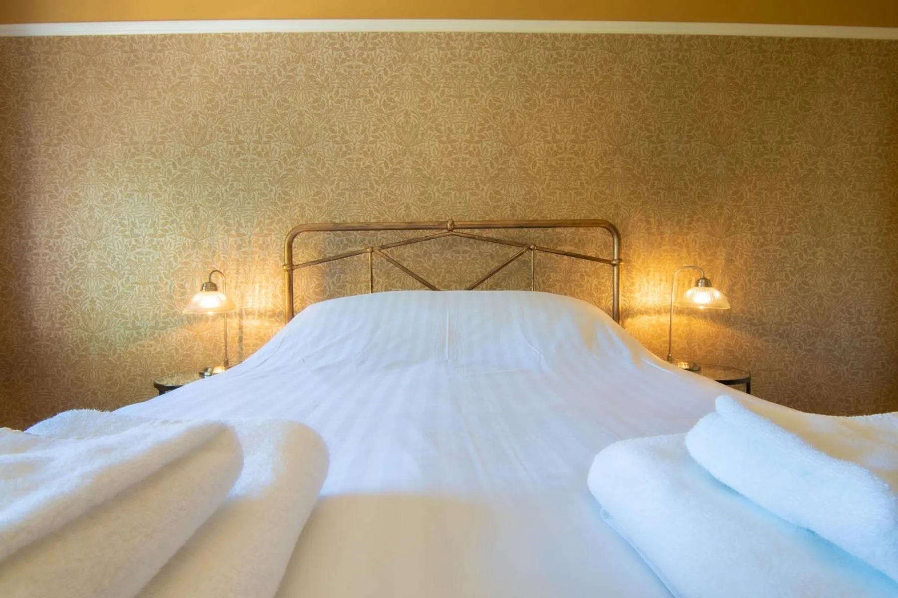 Bed in Oakhill Hotel