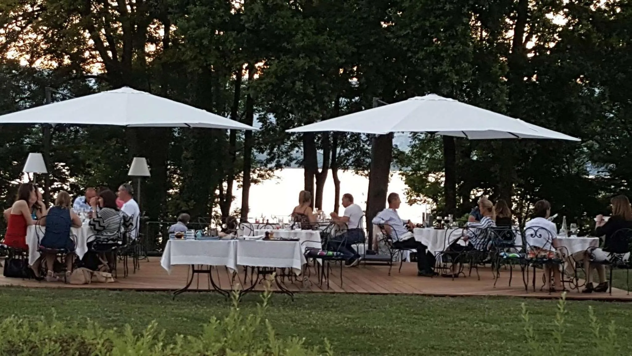 Restaurant/places to eat in Villa Cécile