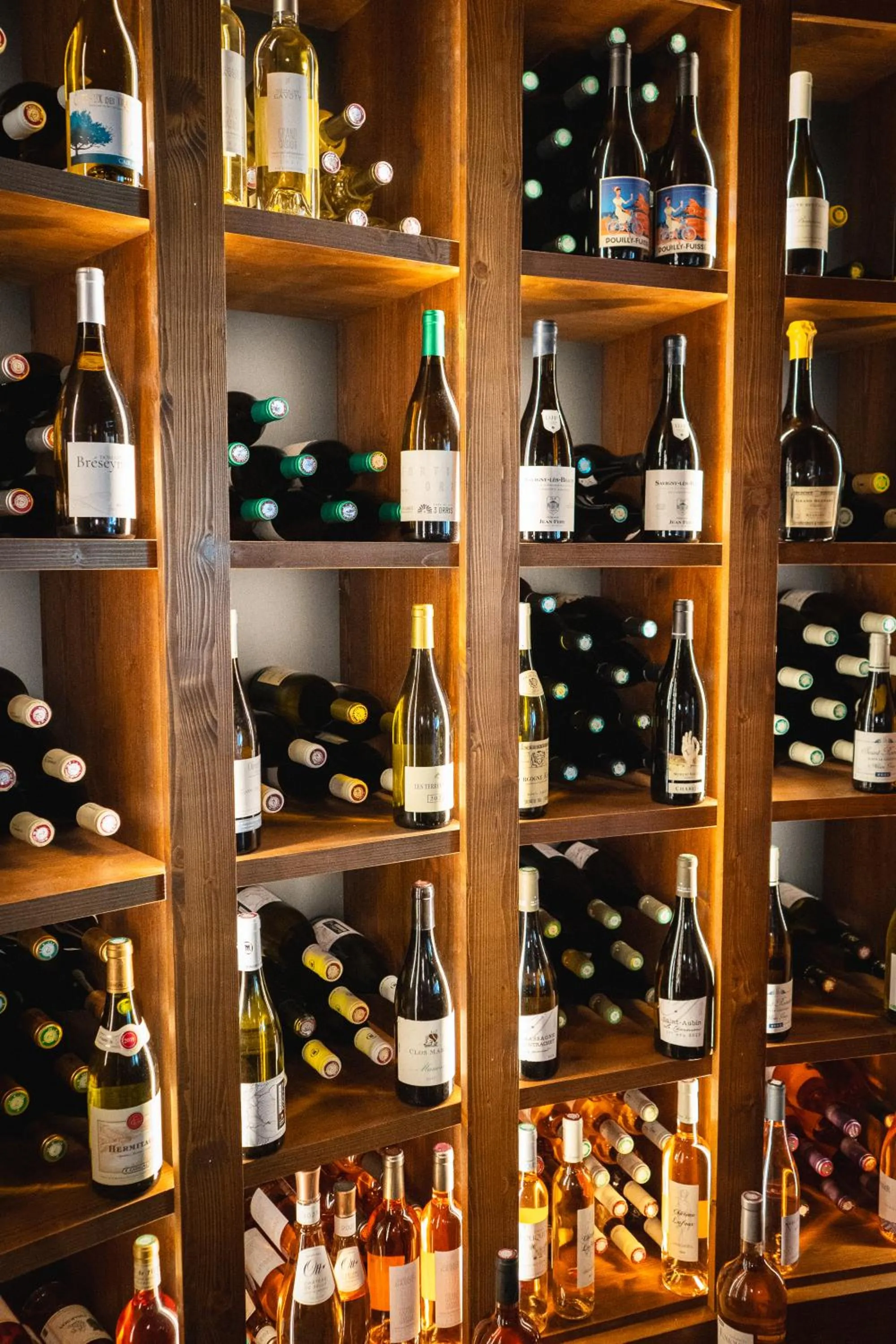 Restaurant/places to eat in Villa Cécile