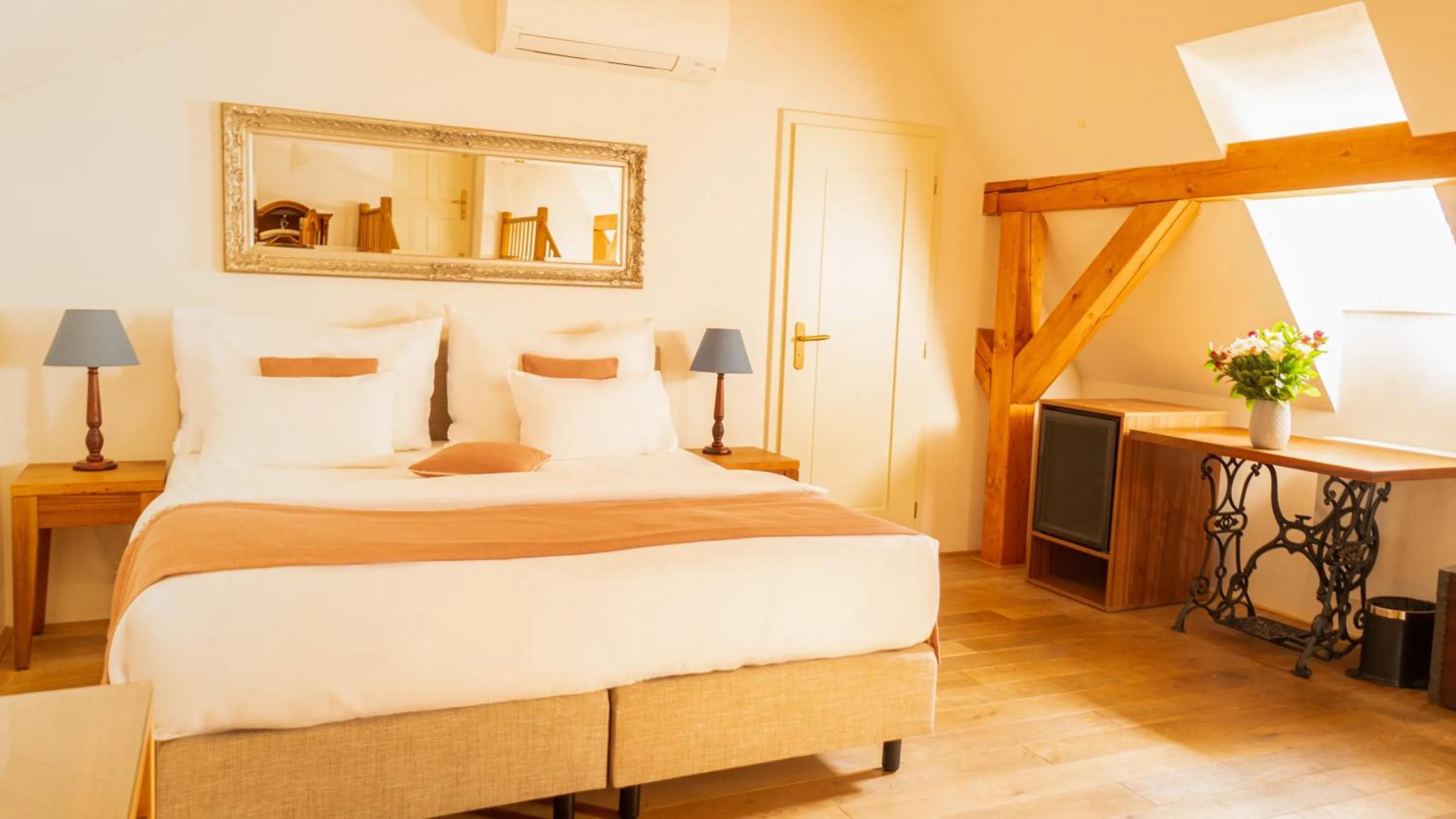 Bed in Hotel Golden Key Prague Castle