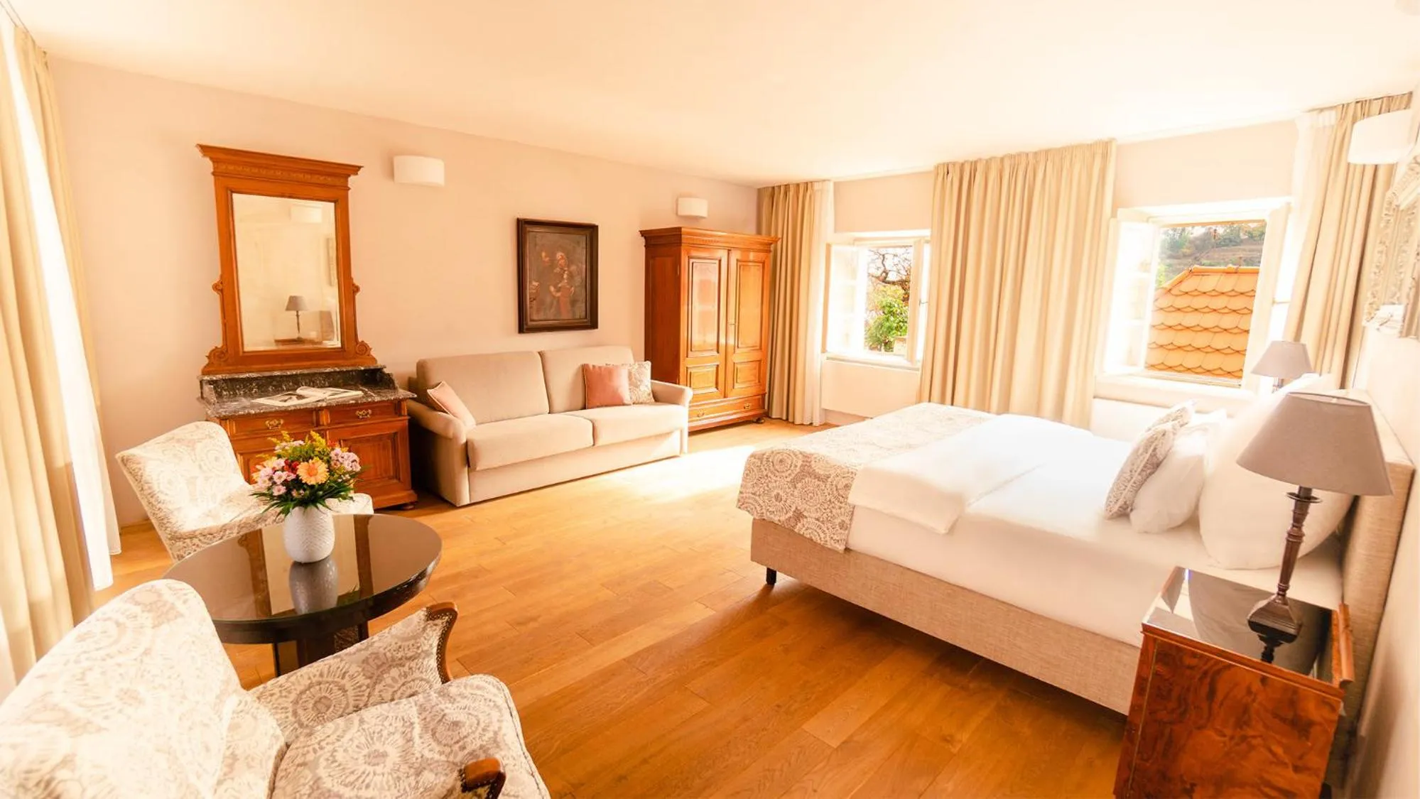 Photo of the whole room, Bed in Hotel Golden Key Prague Castle