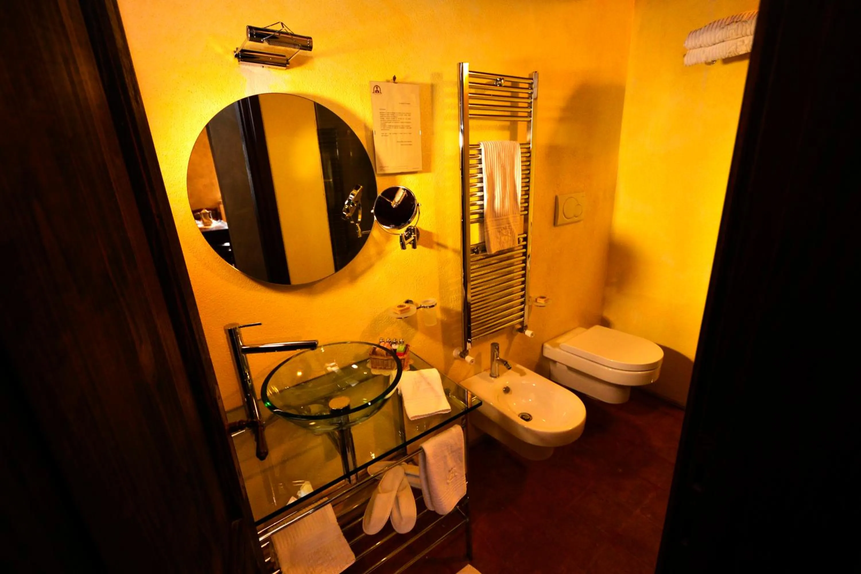 Bathroom in Robur Marsorum Albergo Diffuso