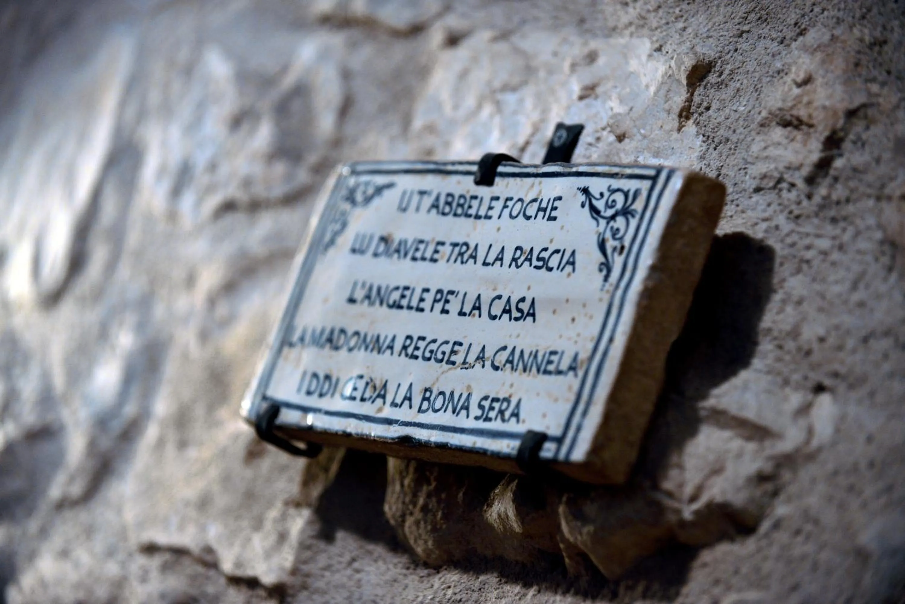Decorative detail in Robur Marsorum Albergo Diffuso