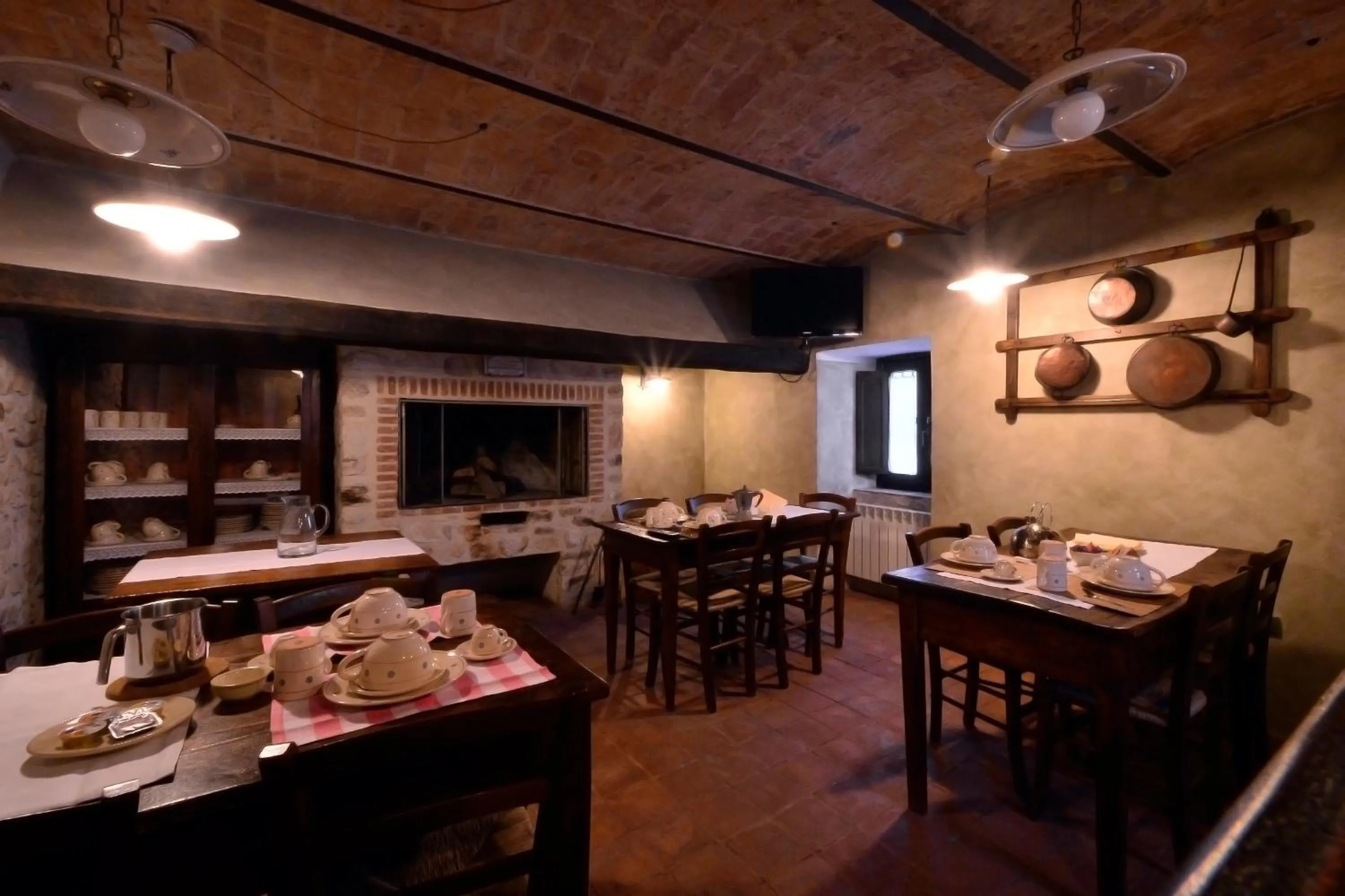 Kitchen or kitchenette in Robur Marsorum Albergo Diffuso