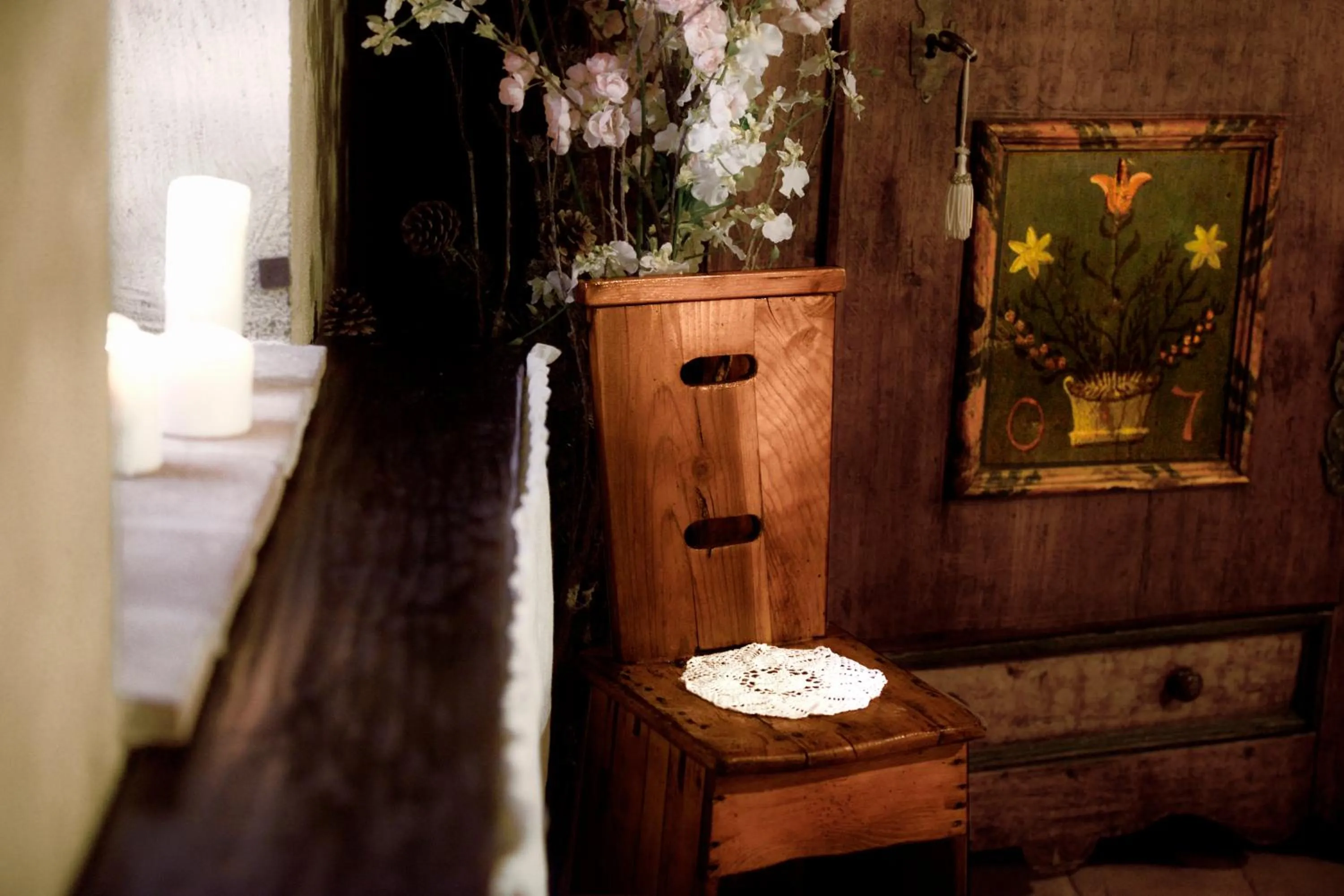 Decorative detail in Robur Marsorum Albergo Diffuso