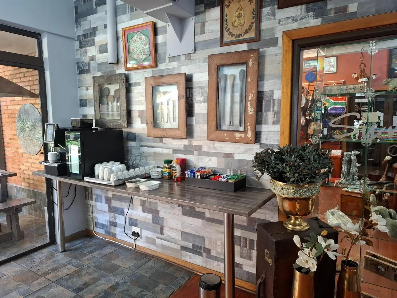 Dining area in Sunrock Guesthouse