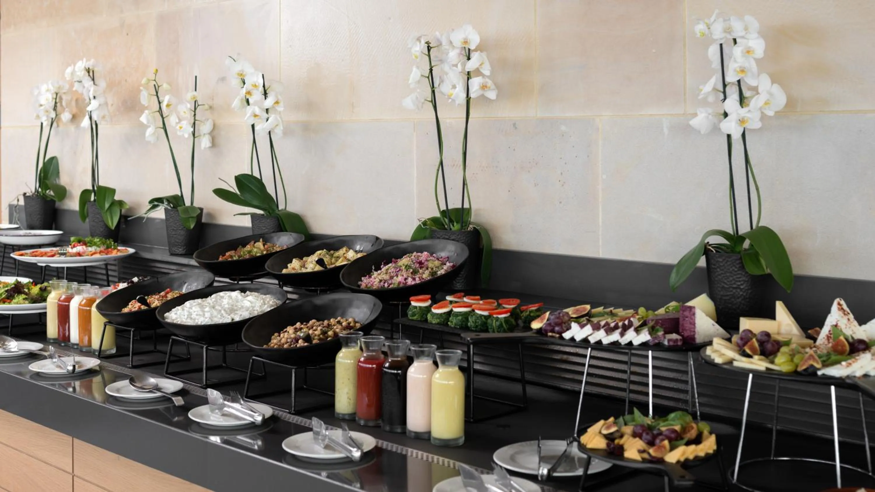 Ikones Seafront Luxury Suites