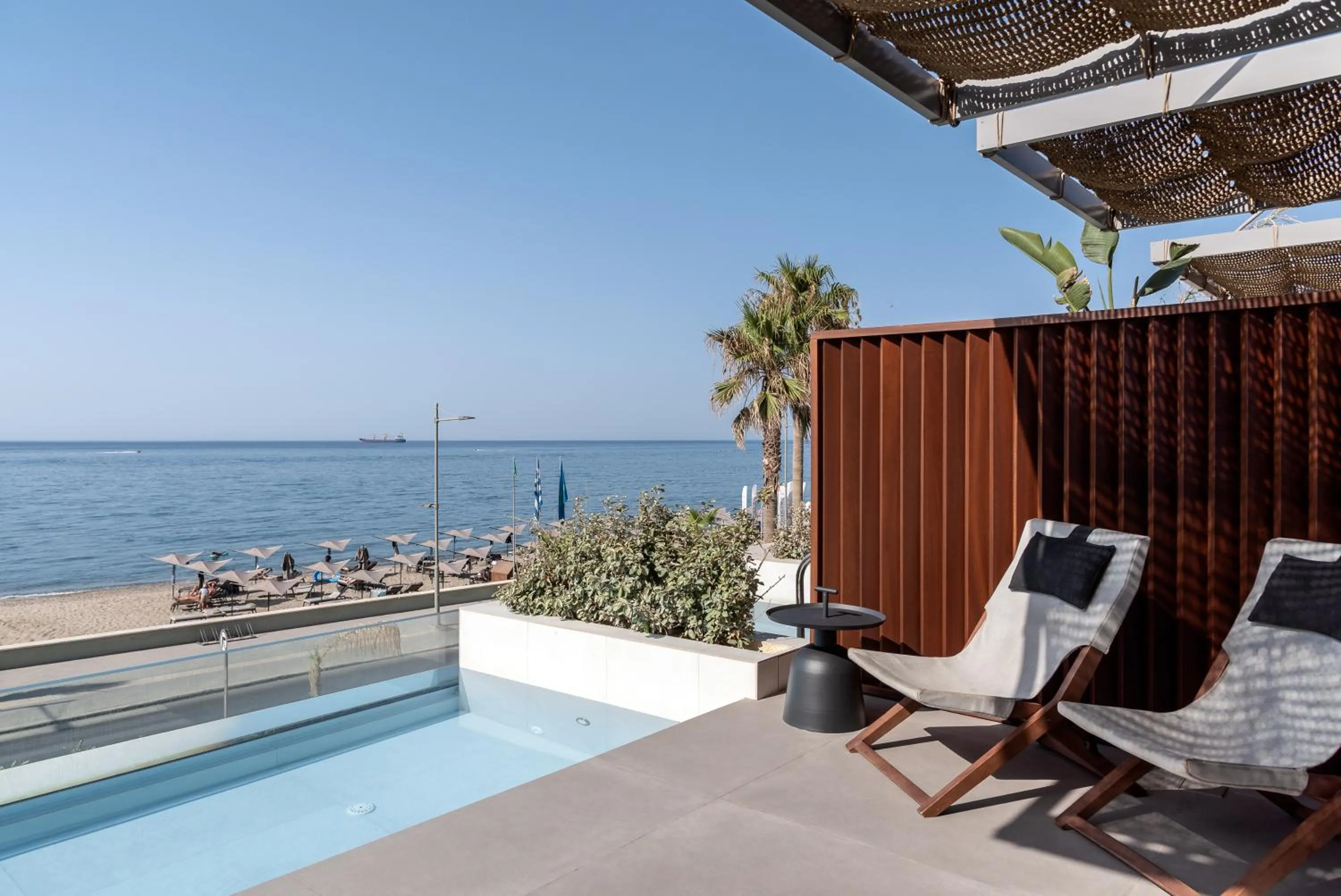 Ikones Seafront Luxury Suites