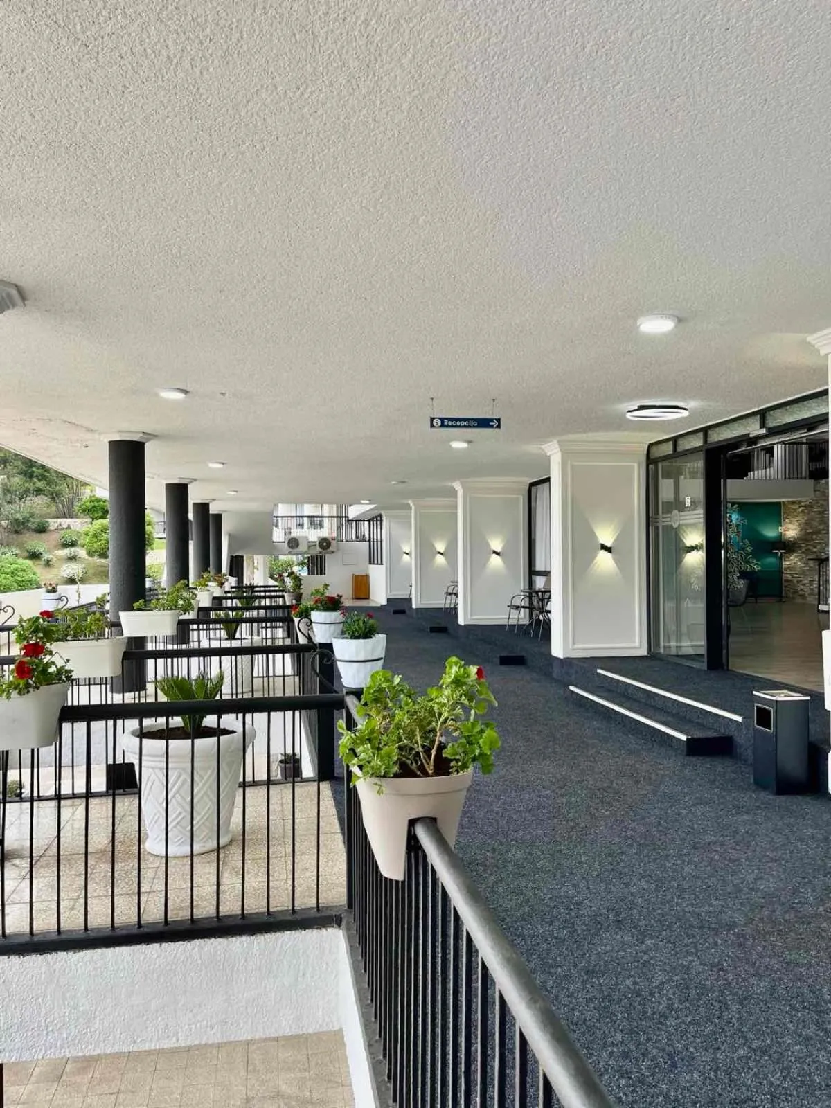 Lobby or reception in Hotel Villa Garden Ulcinj-Ulqin