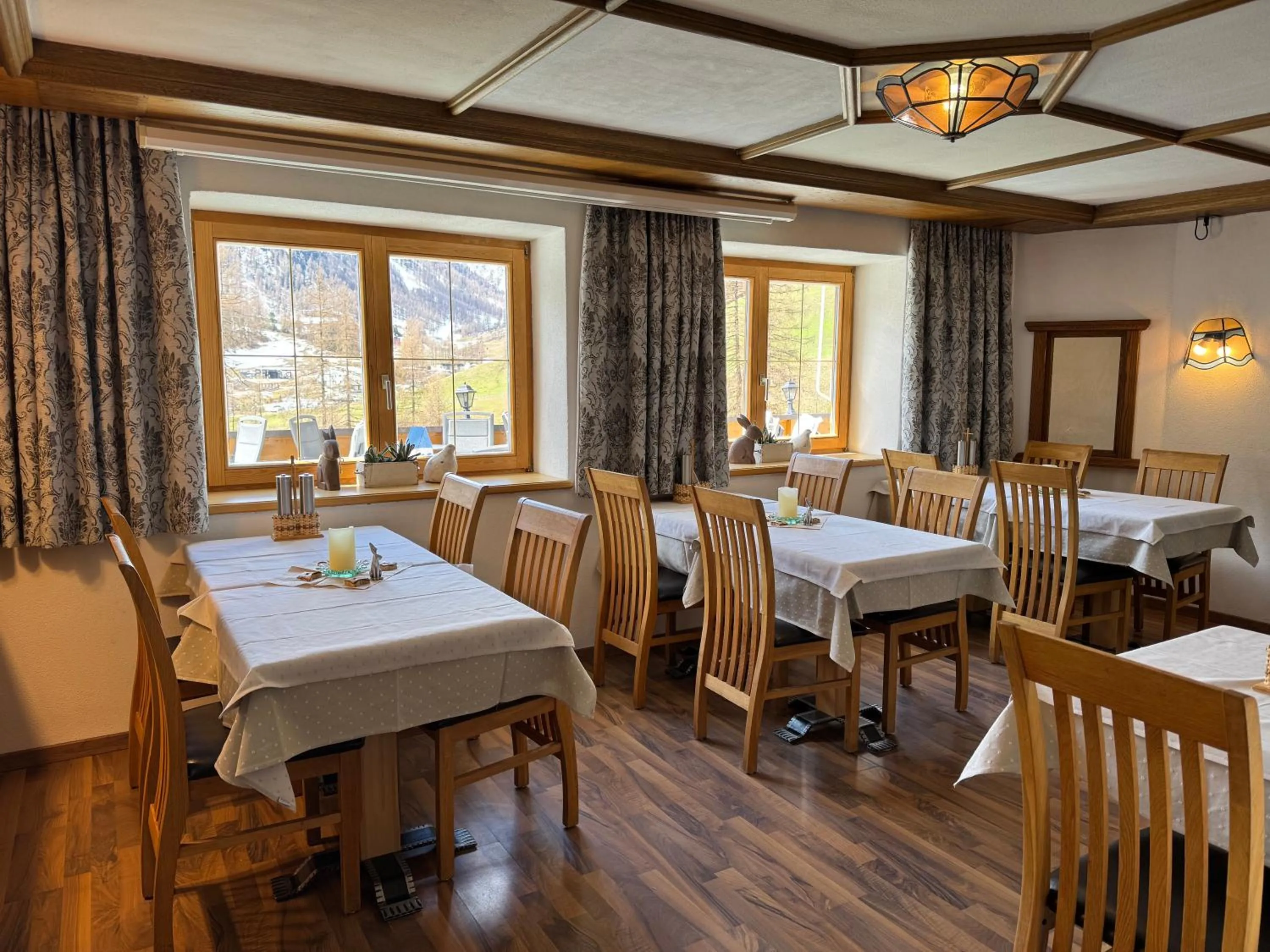 Restaurant/places to eat in Sonnenhotel Soldanella Sonneck