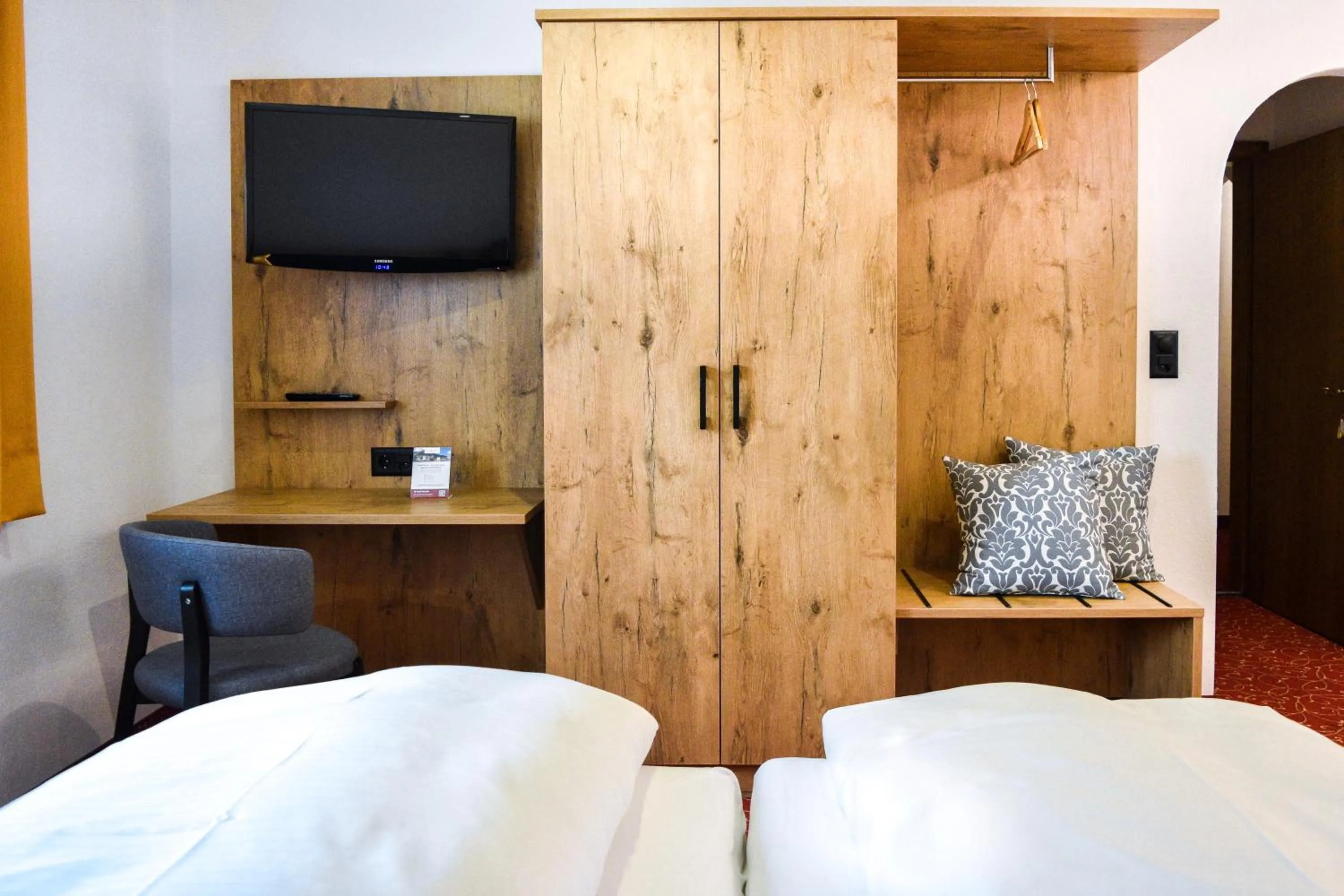 Photo of the whole room, Bed in Sonnenhotel Soldanella Sonneck