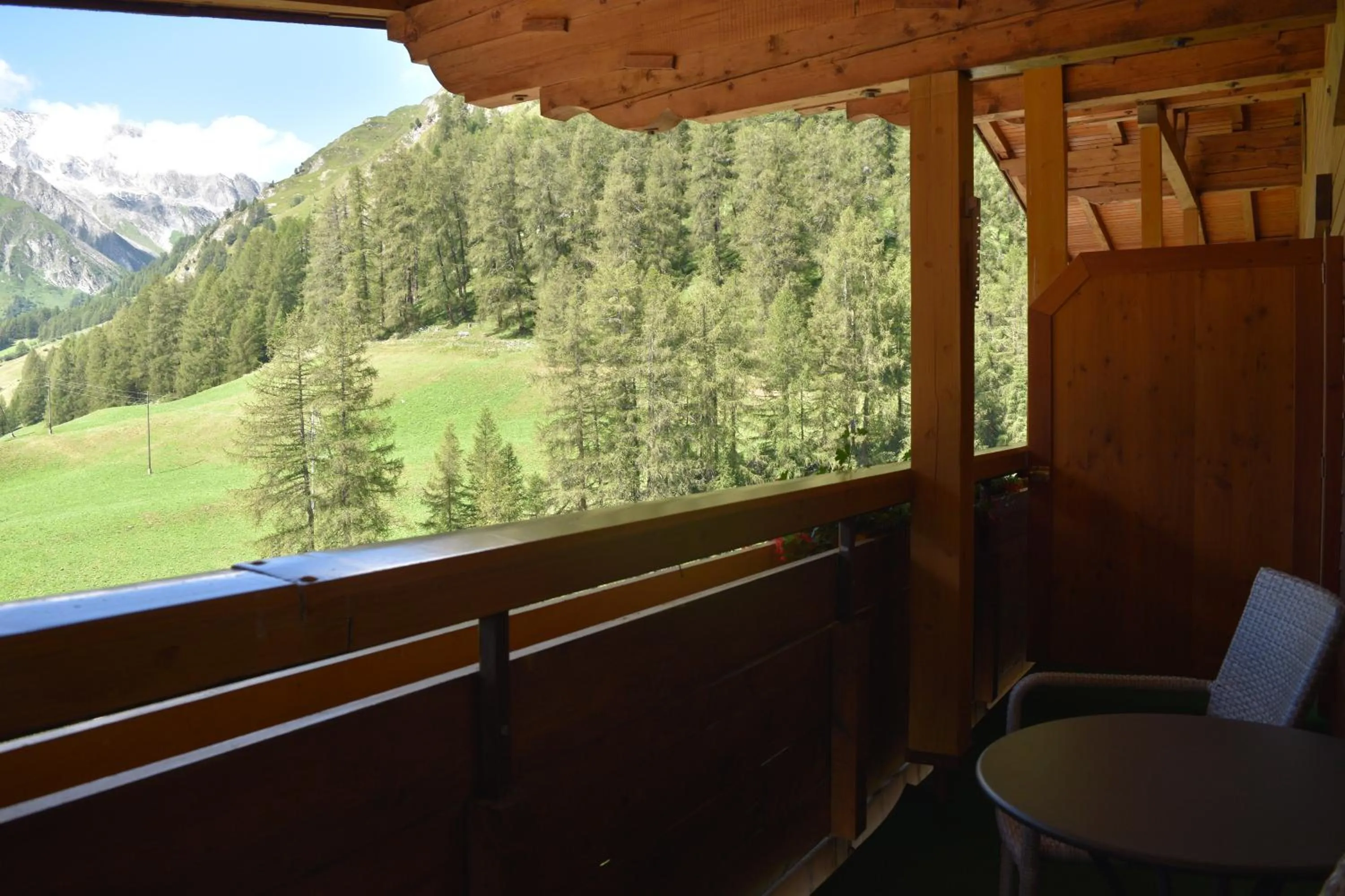 Superior Double Room with Balcony in Sonnenhotel Soldanella Sonneck