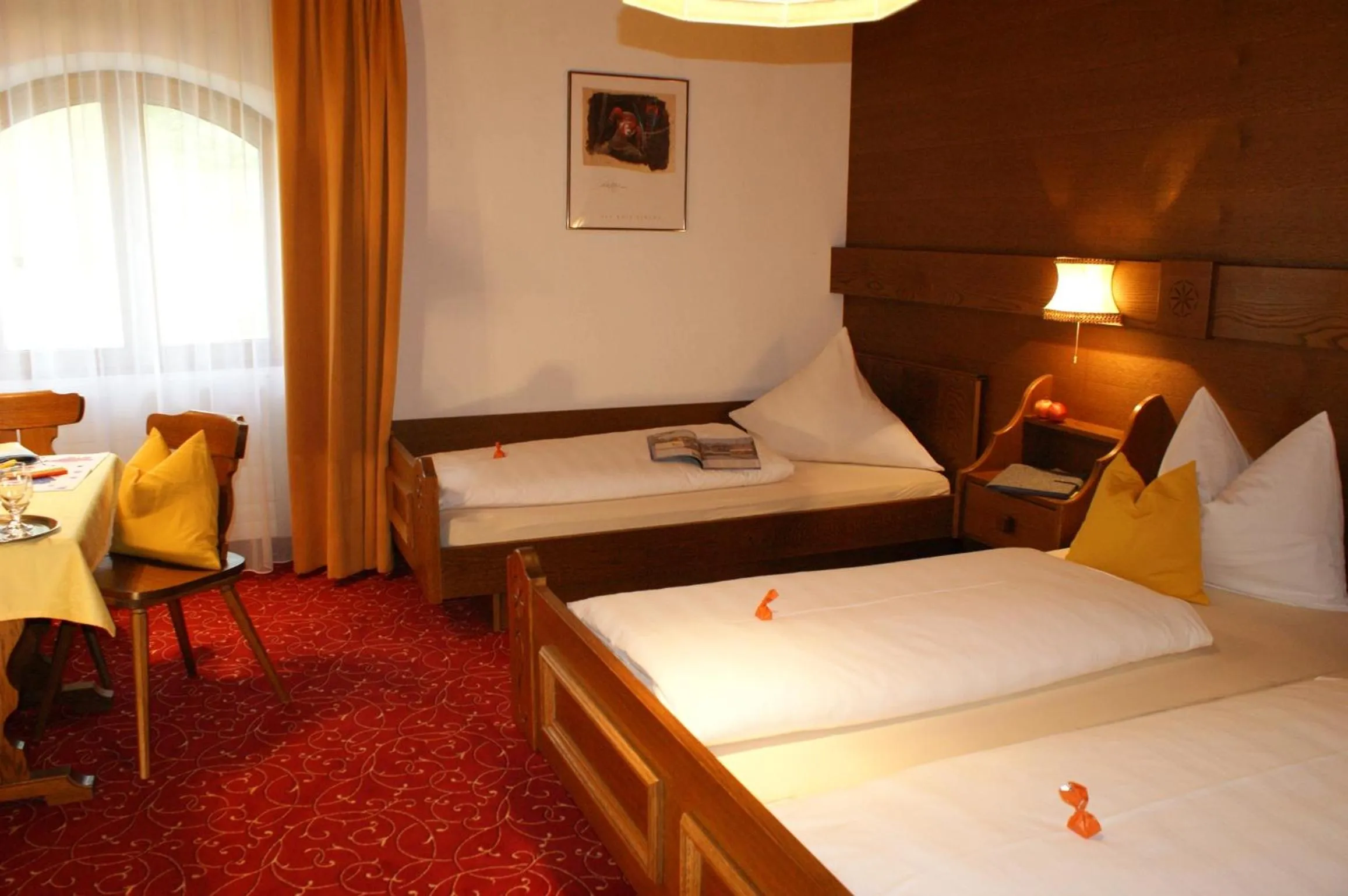 Bed in Sonnenhotel Soldanella Sonneck