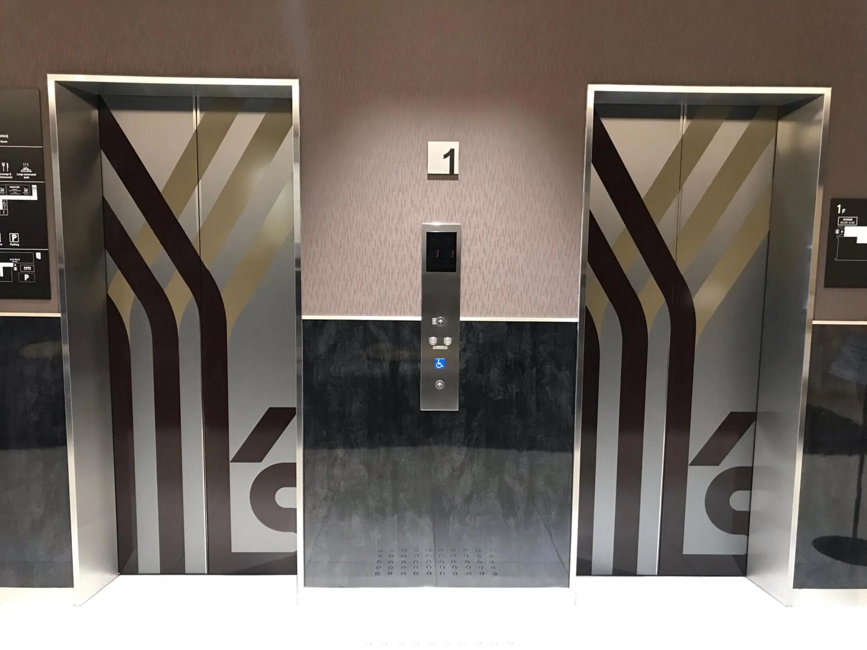 Lobby or reception in Y's HOTEL Hanshin Amagasaki Ekimae