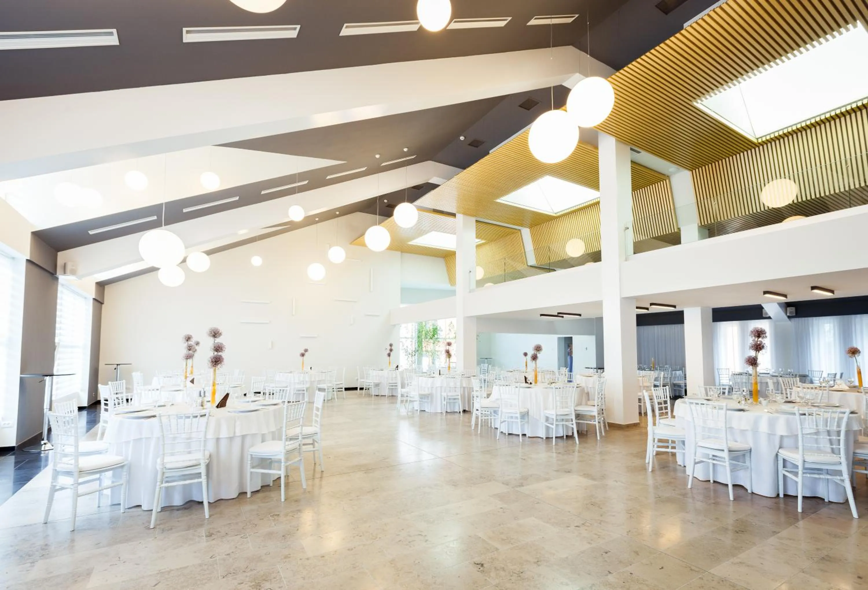 Restaurant/places to eat in Hotel Bistrita