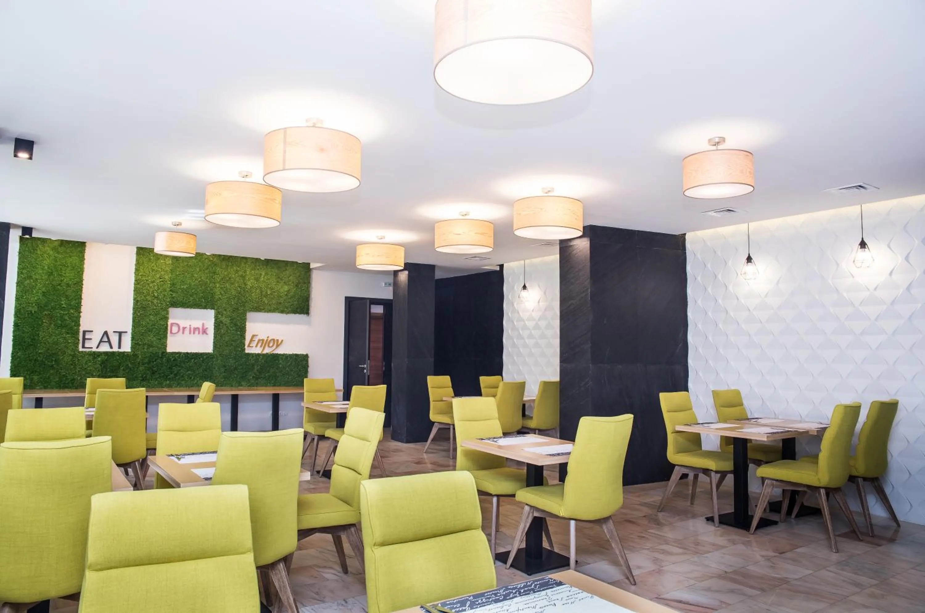 Restaurant/places to eat in Hotel Bistrita