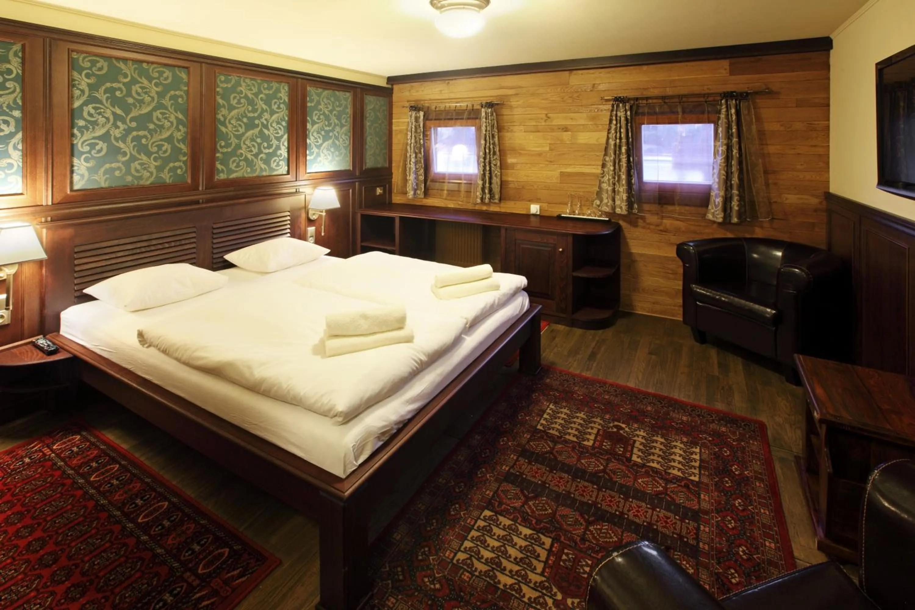 Photo of the whole room, Bed in Boat Hotel Matylda