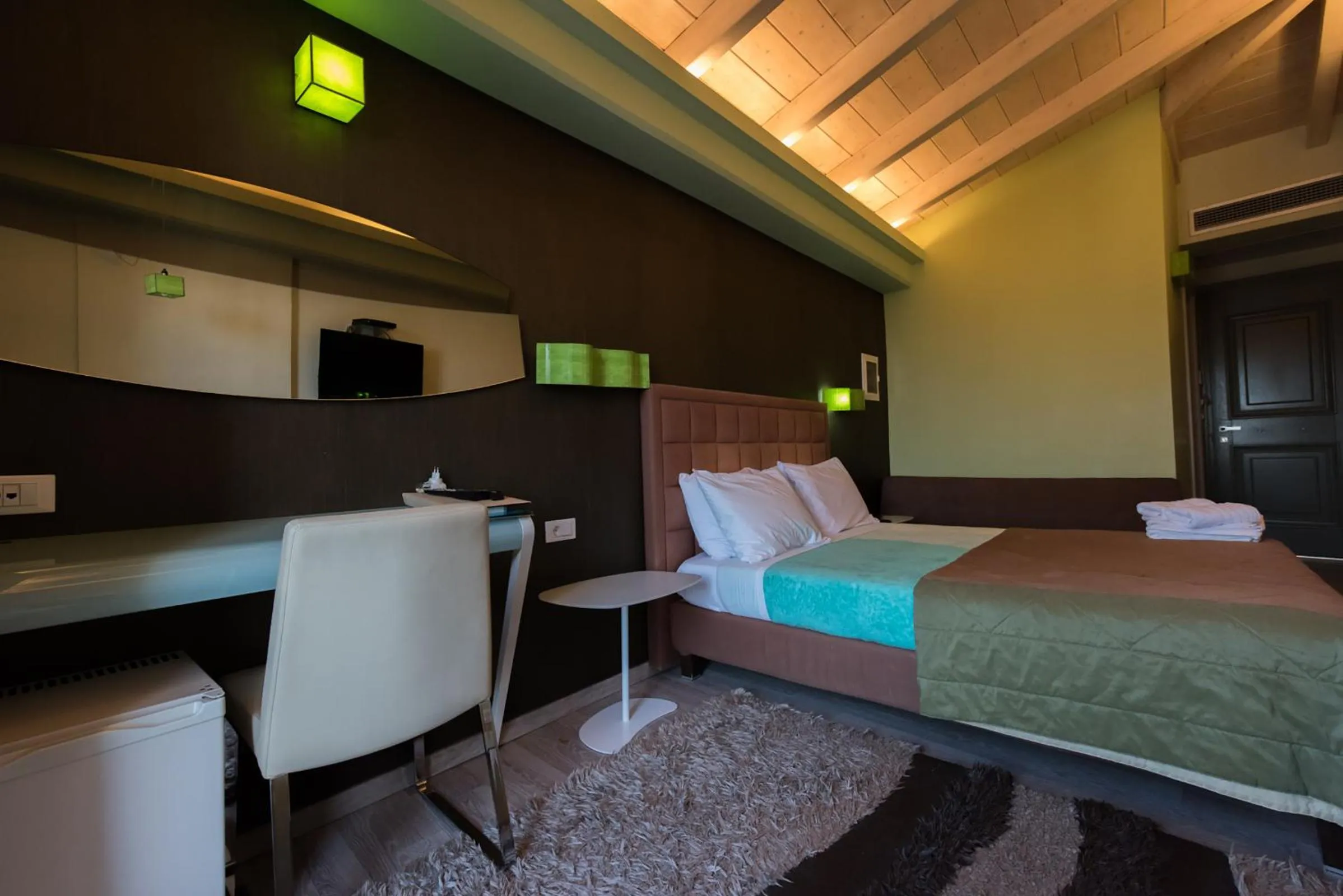 Photo of the whole room, Bed in Amfitriti Palazzo