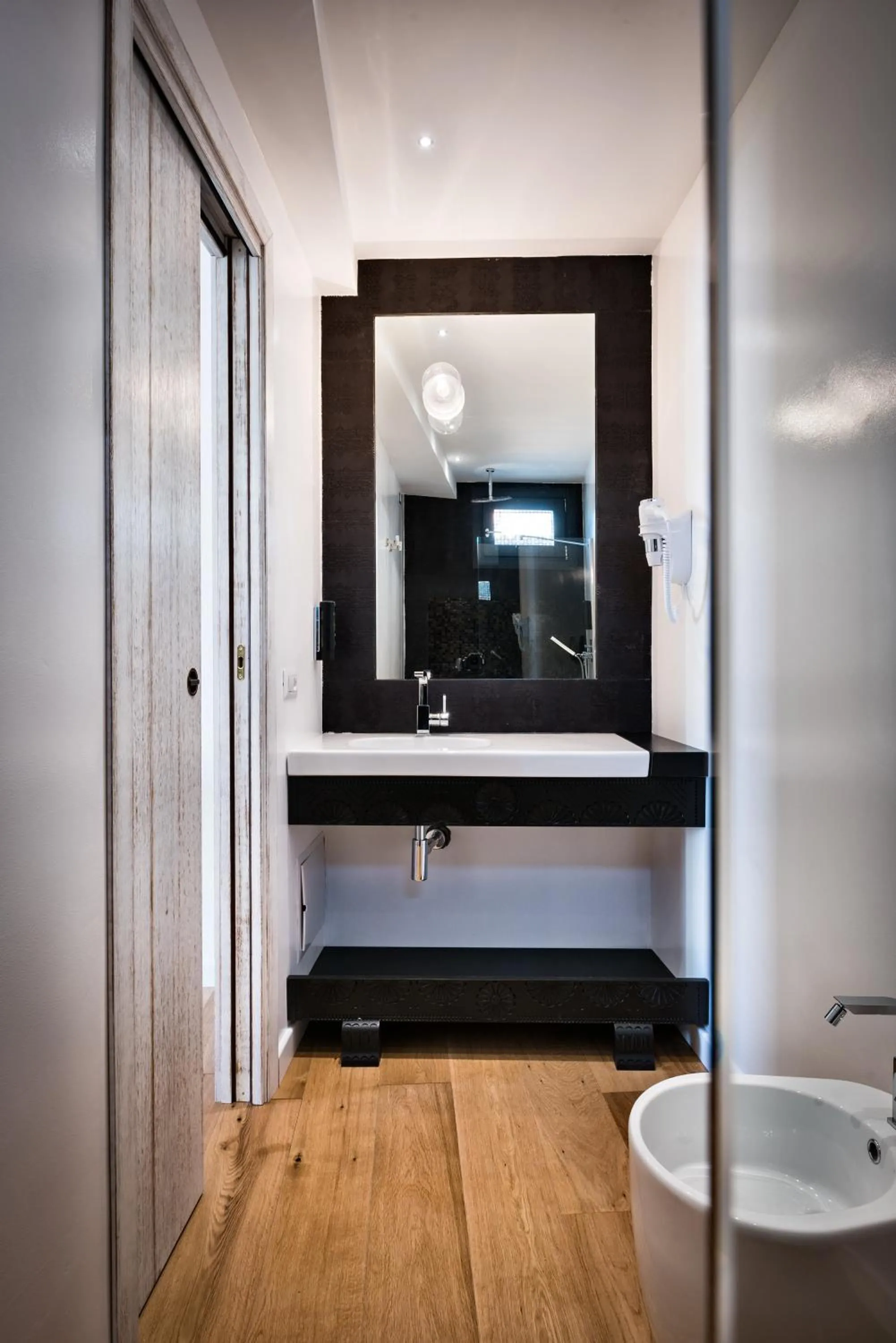 Shower in Teku Sardinia Boutique Hotel