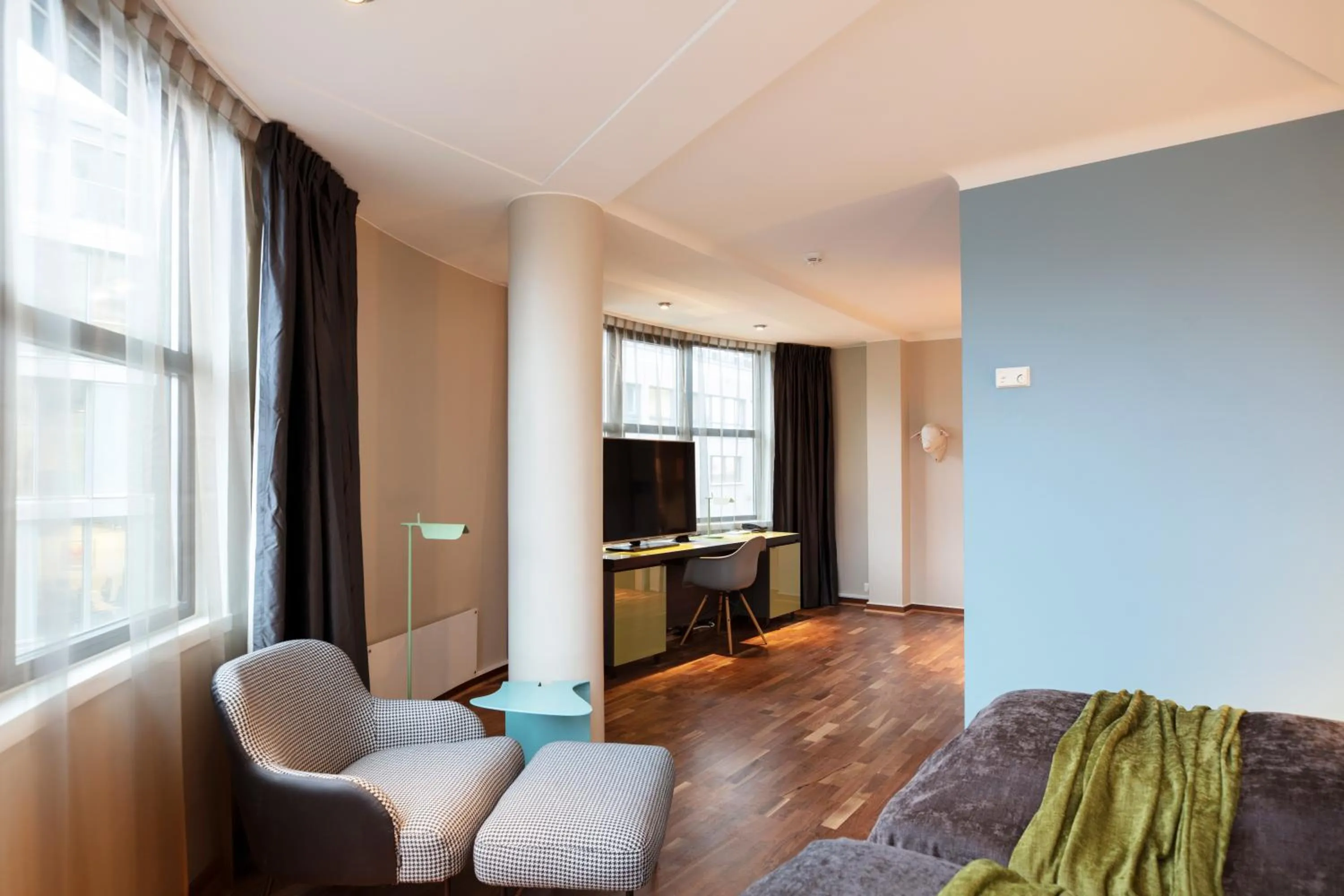 TV and multimedia in Clarion Hotel The Hub