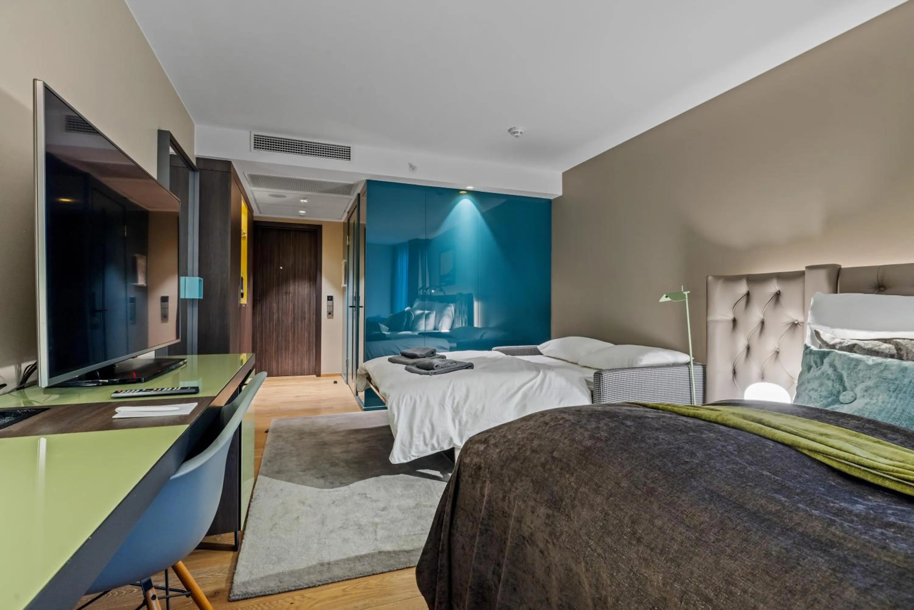 TV and multimedia, Bed in Clarion Hotel The Hub