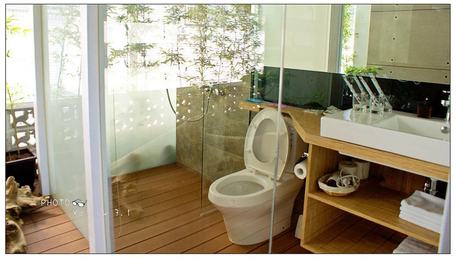 Shower in Chung Fu Inn