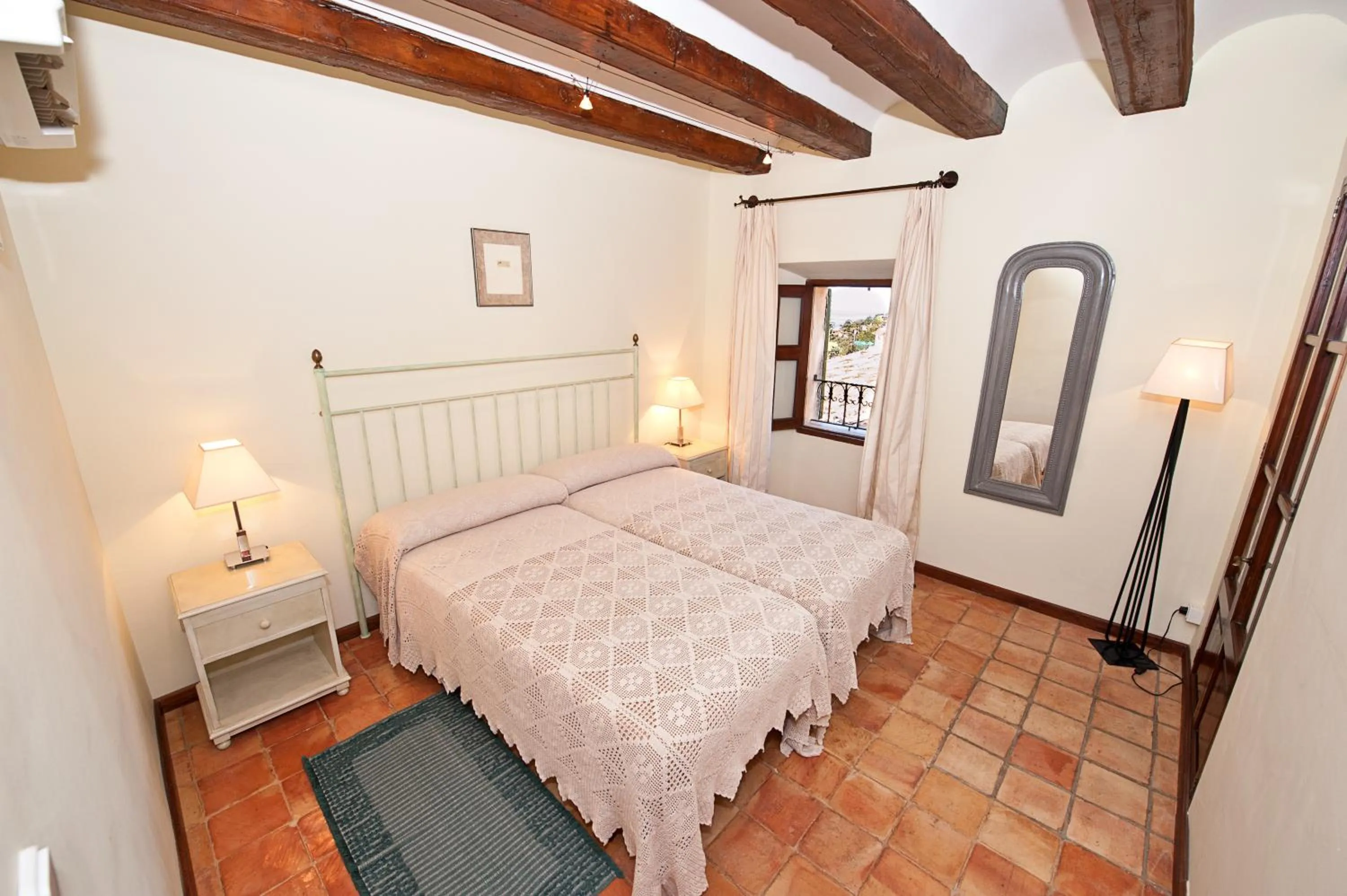 Bedroom, Bed in Hotel y Apartamentos DES PUIG