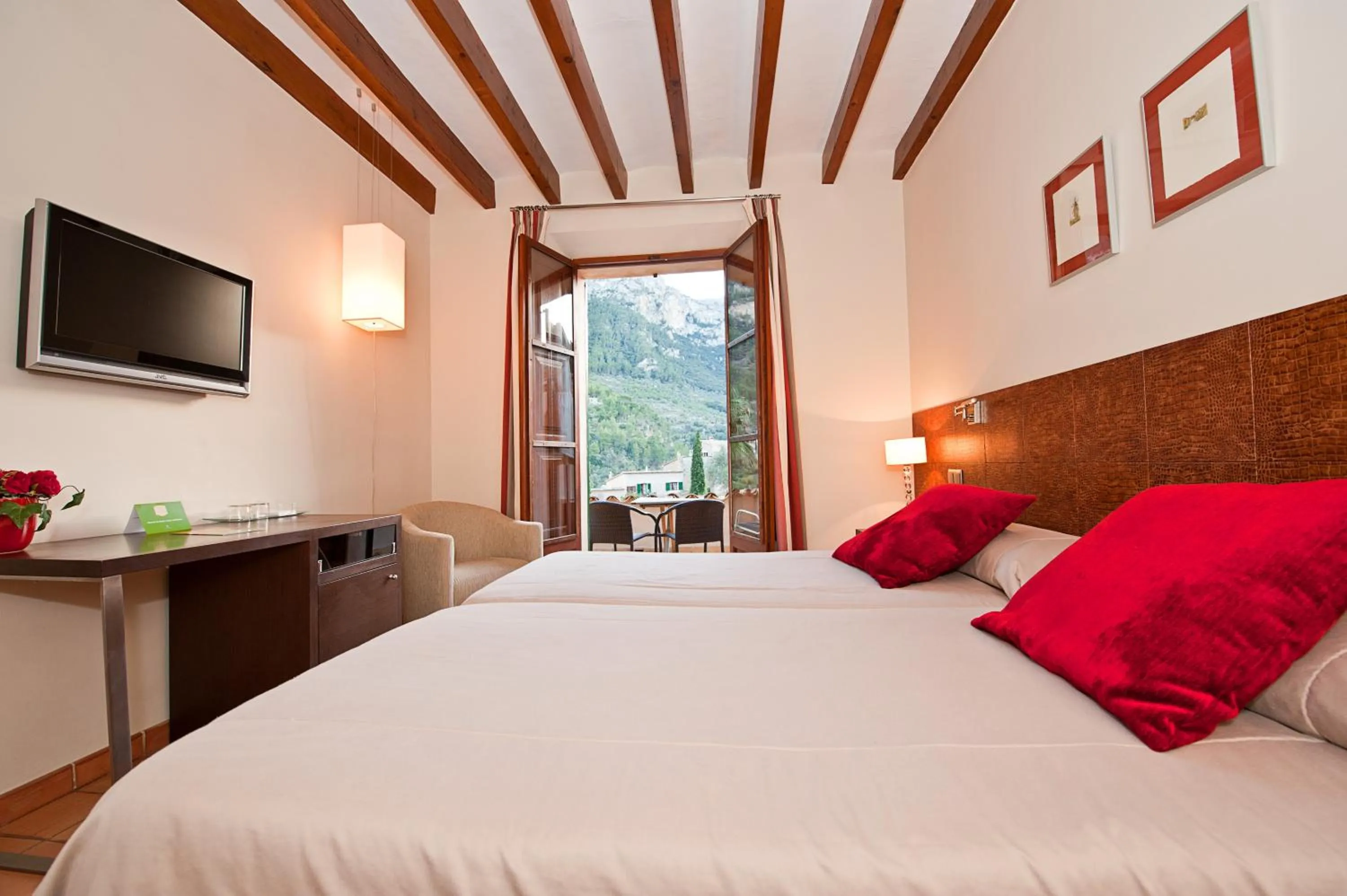 Double Room with Terrace in Hotel y Apartamentos DES PUIG