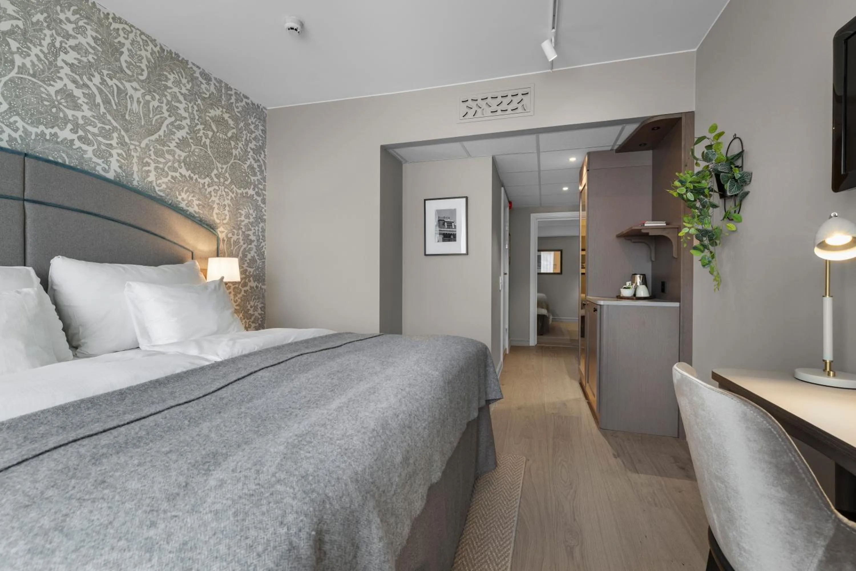 Bedroom, Bed in Home Hotel Bastion