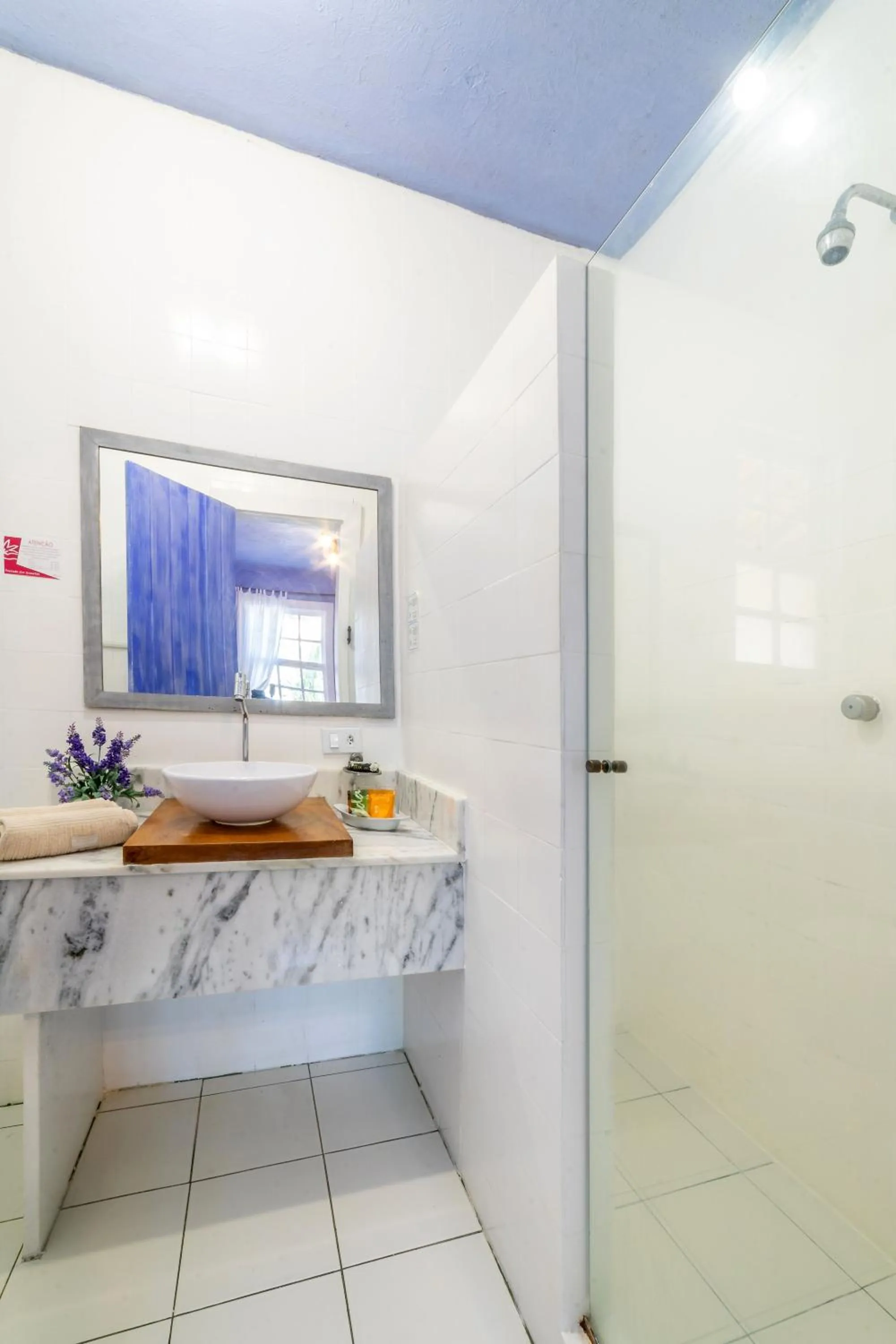 Shower in Pousada dos Gravatás