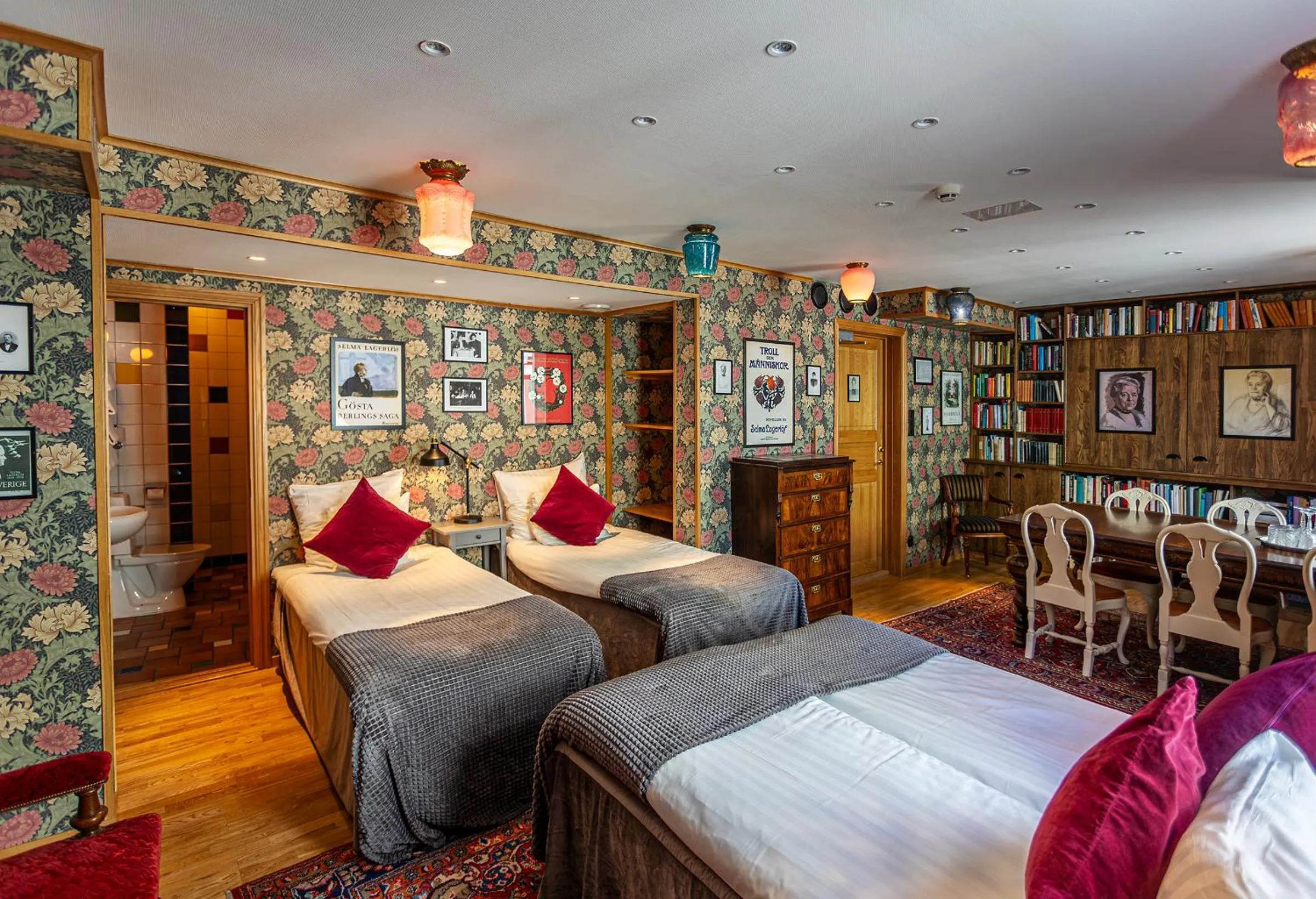 Bed in Hotell Gästis