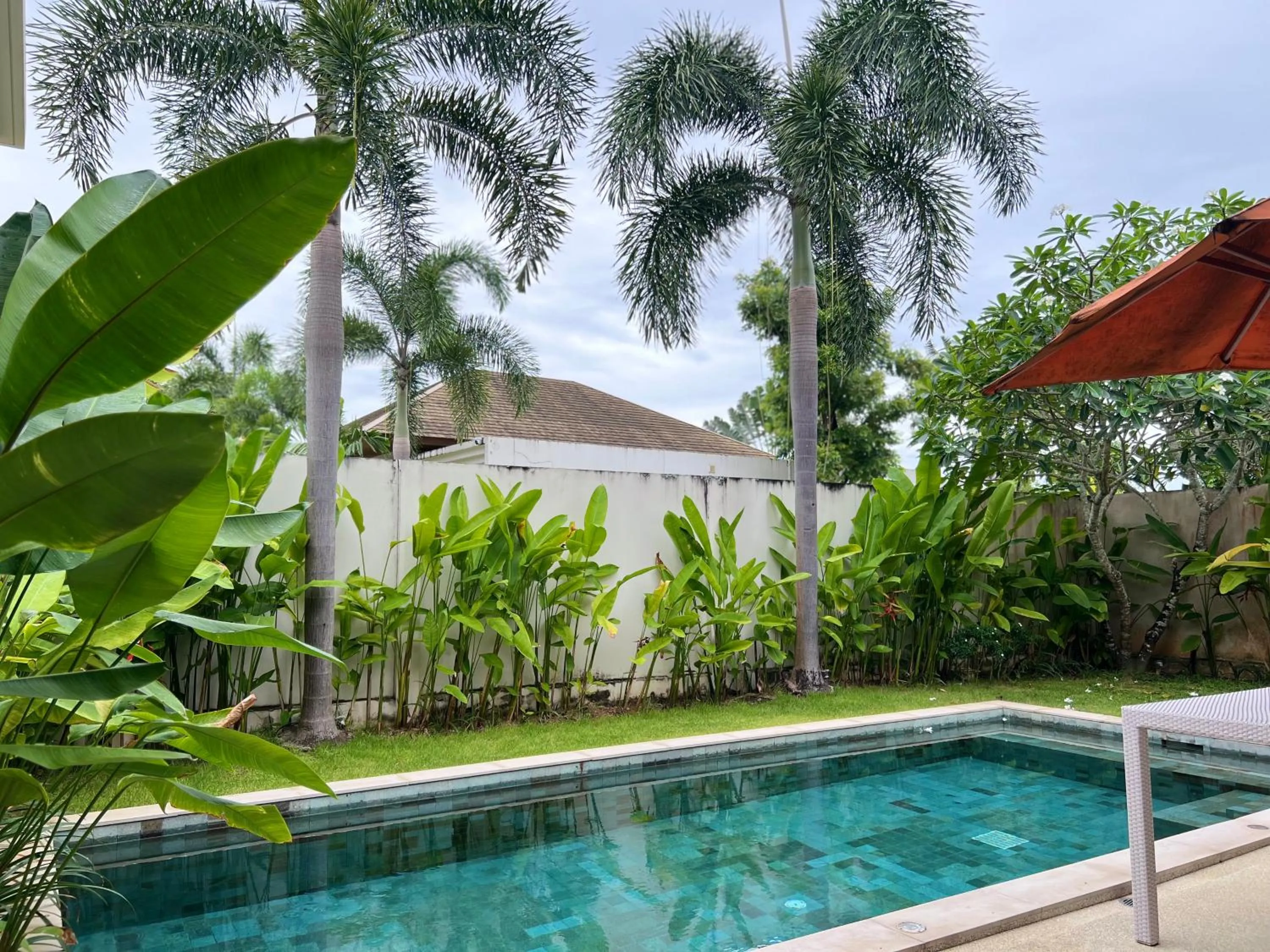 Garden in Trichada Villas by RESAVA