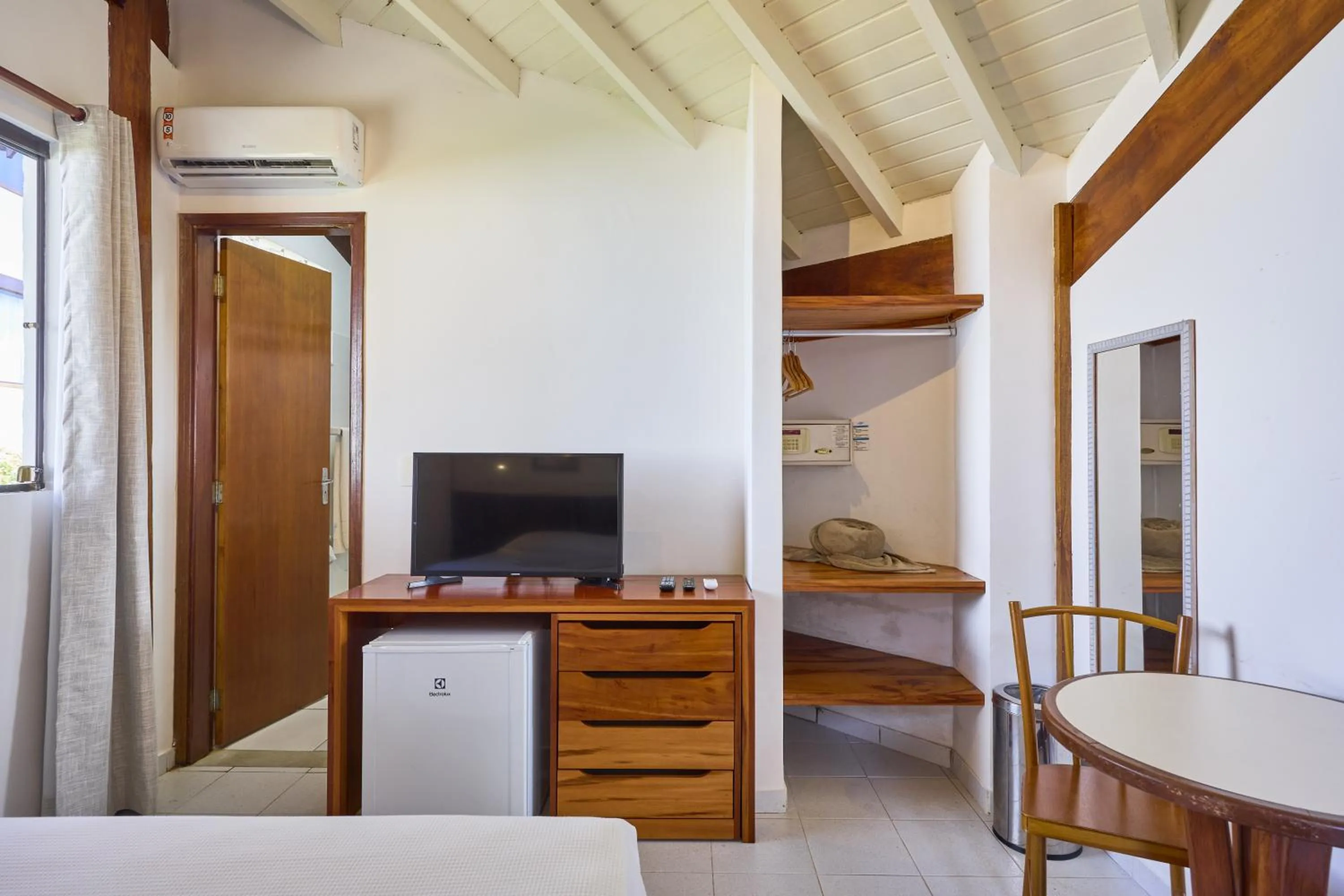 Bedroom, Bed in Hotel Coquille