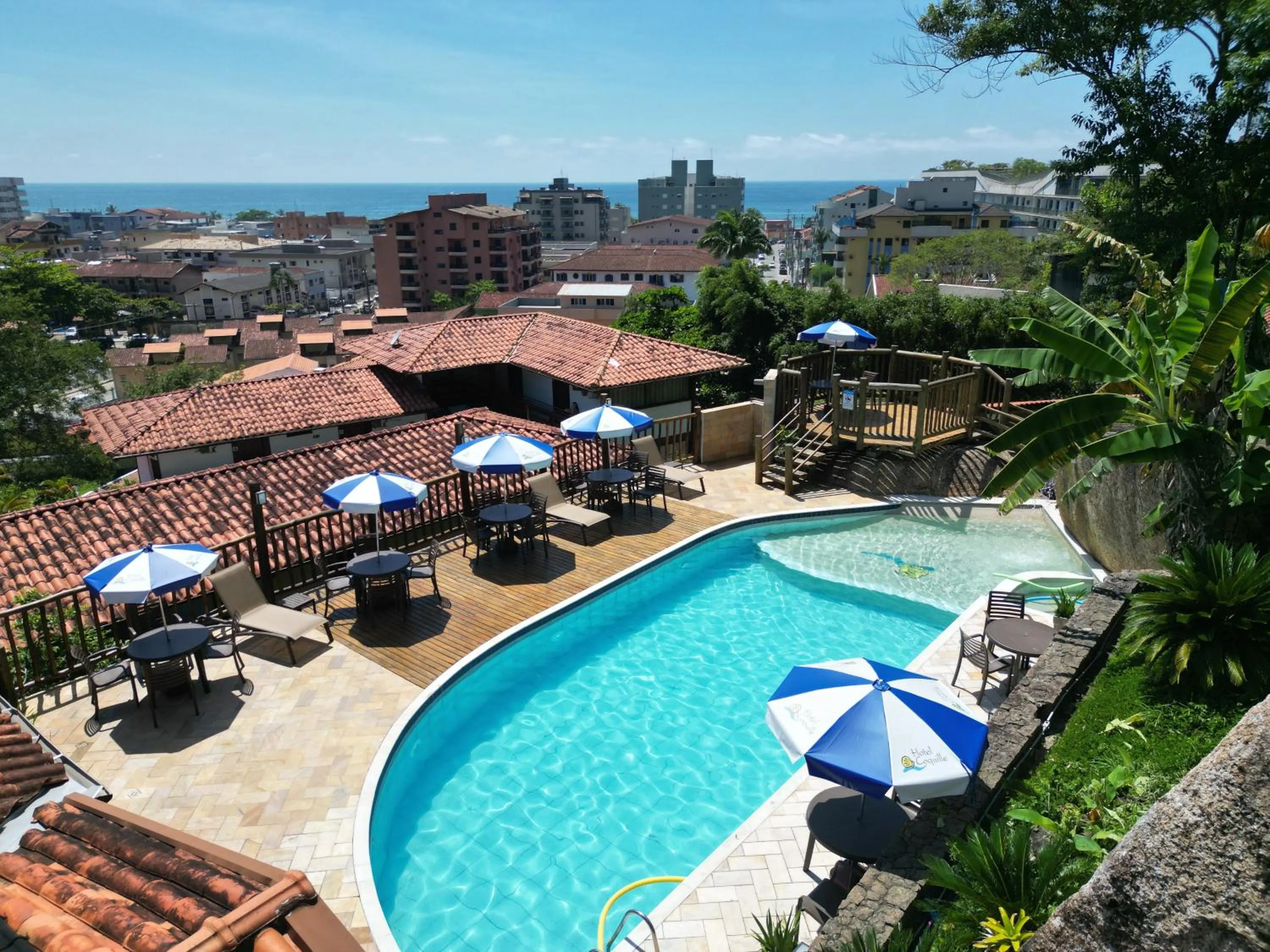 Swimming pool in Hotel Coquille