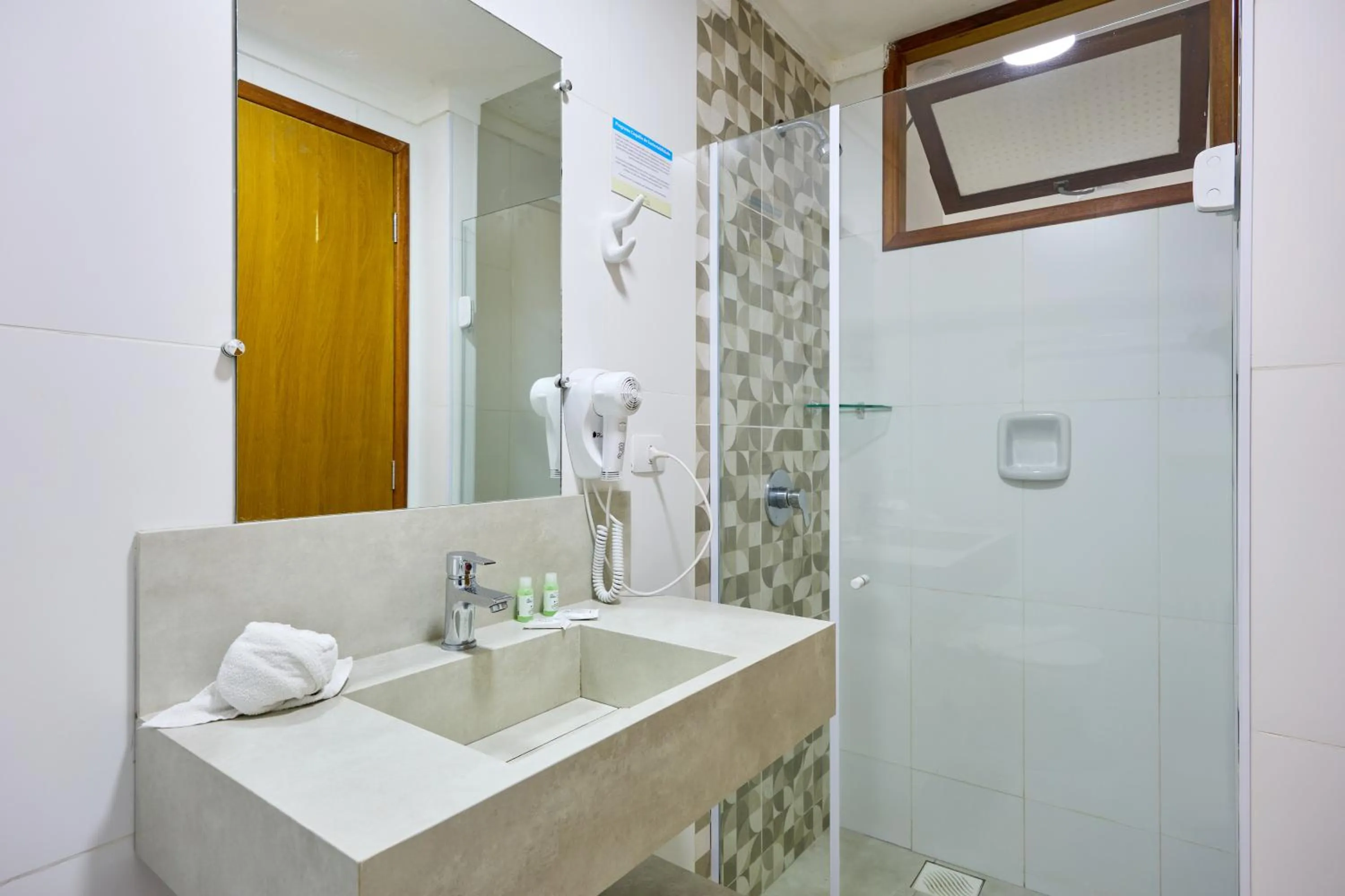 Bathroom in Hotel Coquille