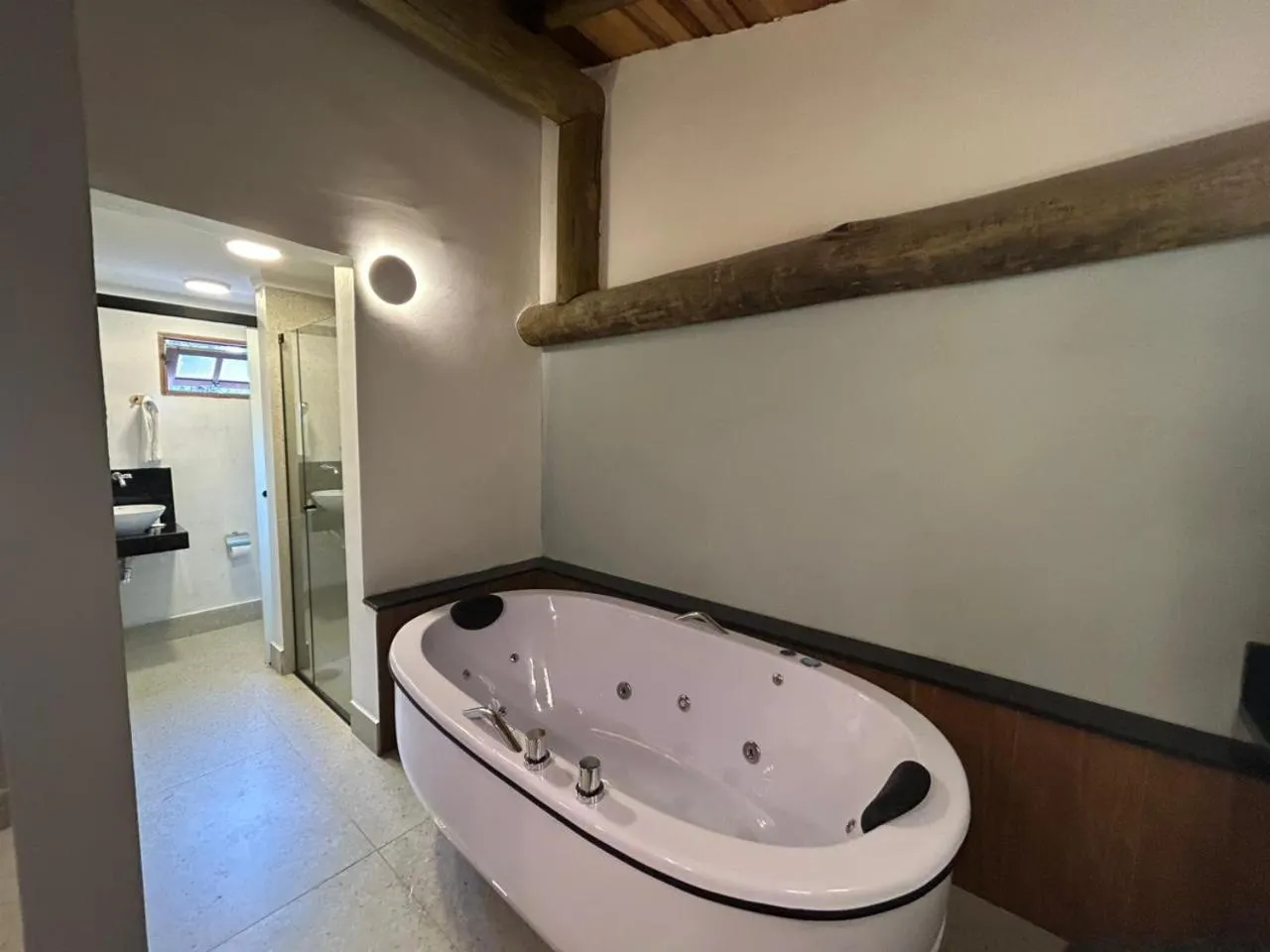 Hot Tub in Hotel Coquille