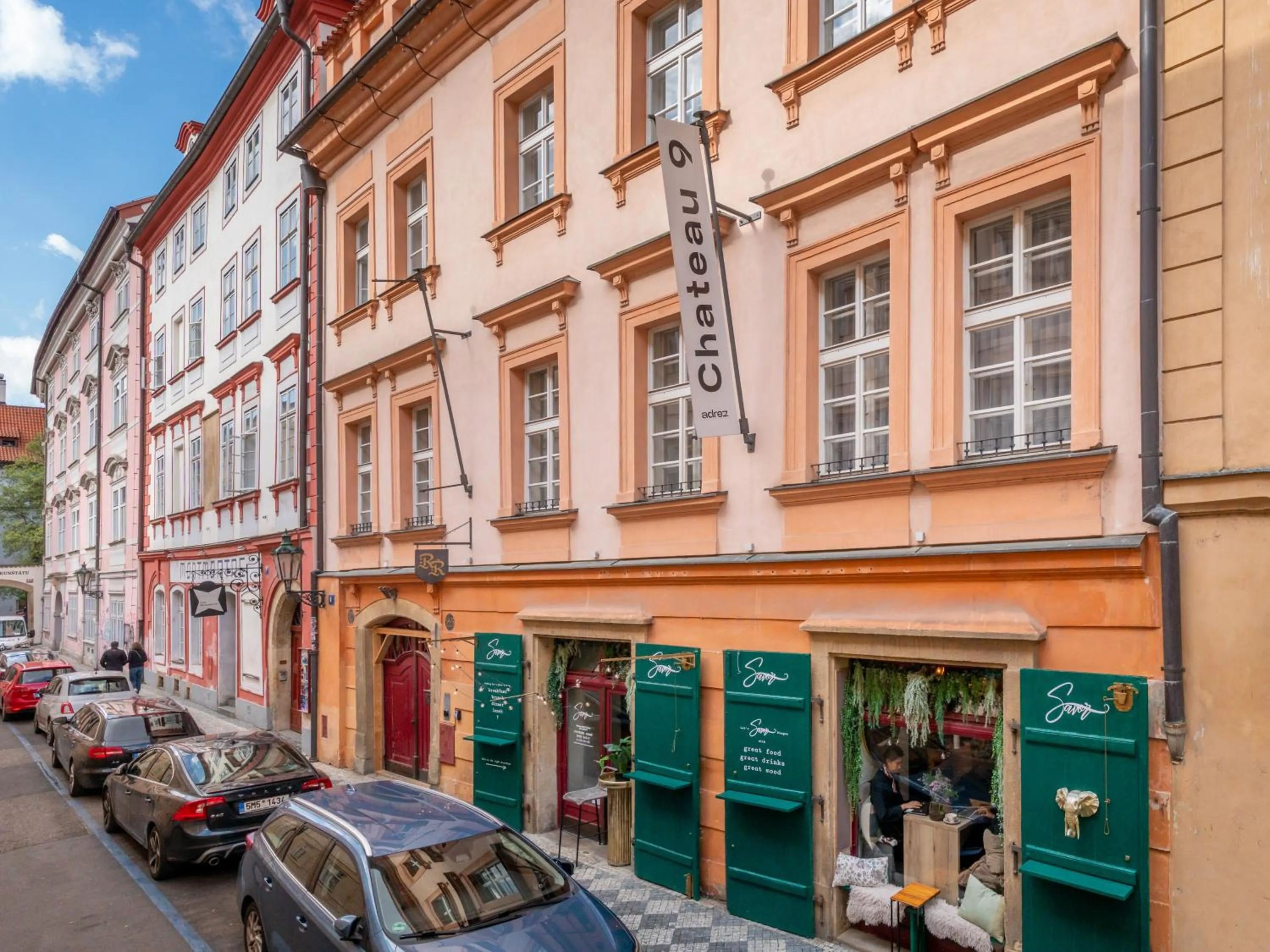 Facade/entrance in Chateau 9 Apartments by Adrez