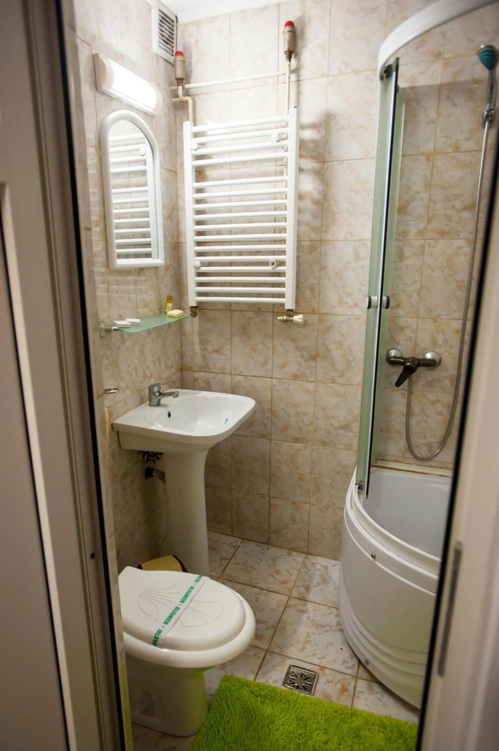 Shower in La Casa Nord